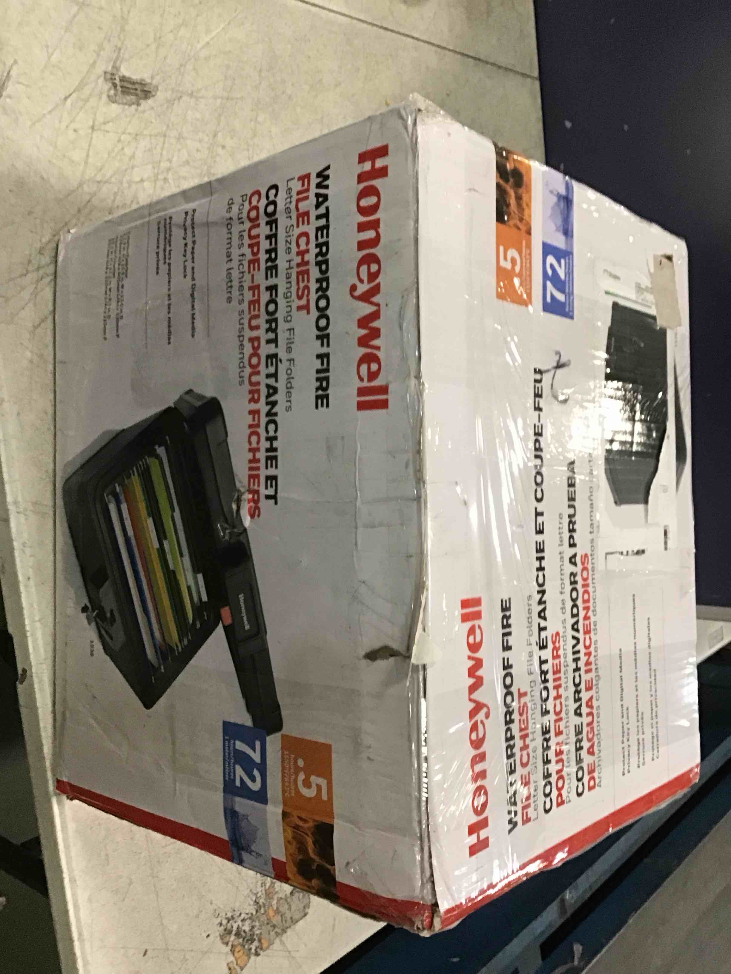 https://s3.amazonaws.com/lotting-images-prod/bidfta/YEL6155105_1714495002463.jpeg