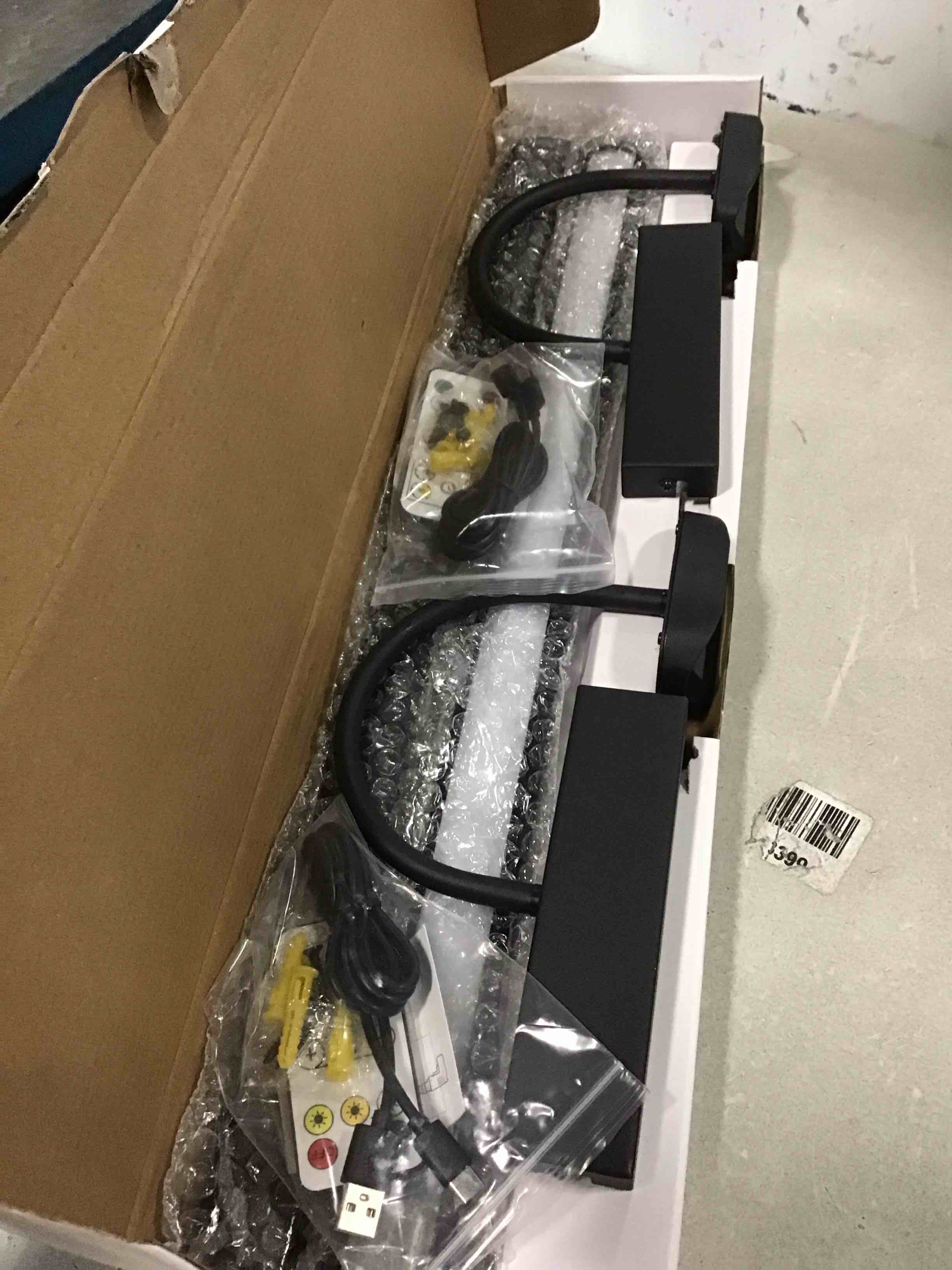 https://s3.amazonaws.com/lotting-images-prod/bidfta/YEL6155279_1714564122013.jpeg