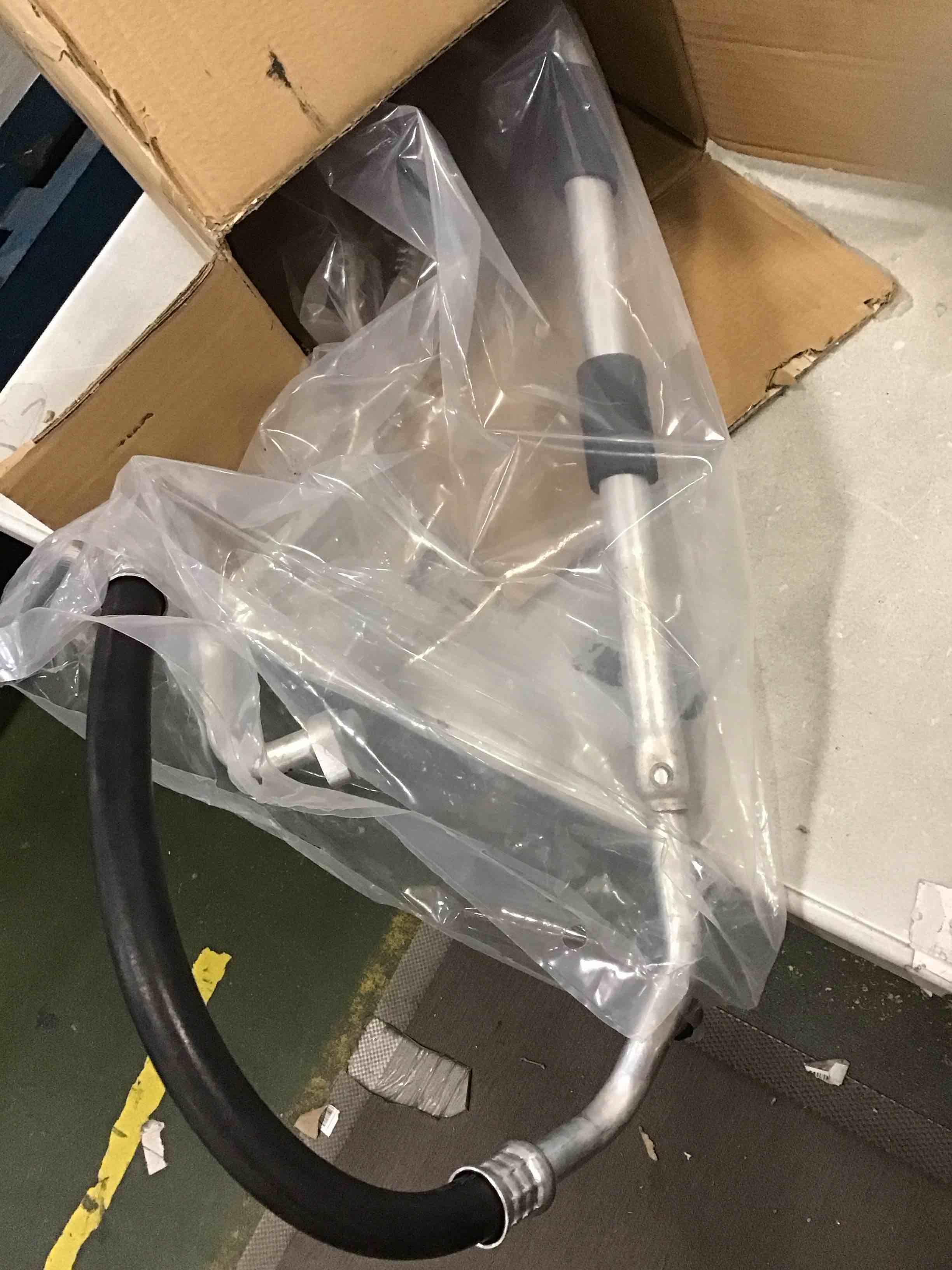 https://s3.amazonaws.com/lotting-images-prod/bidfta/YEL6155282_1714564394094.jpeg
