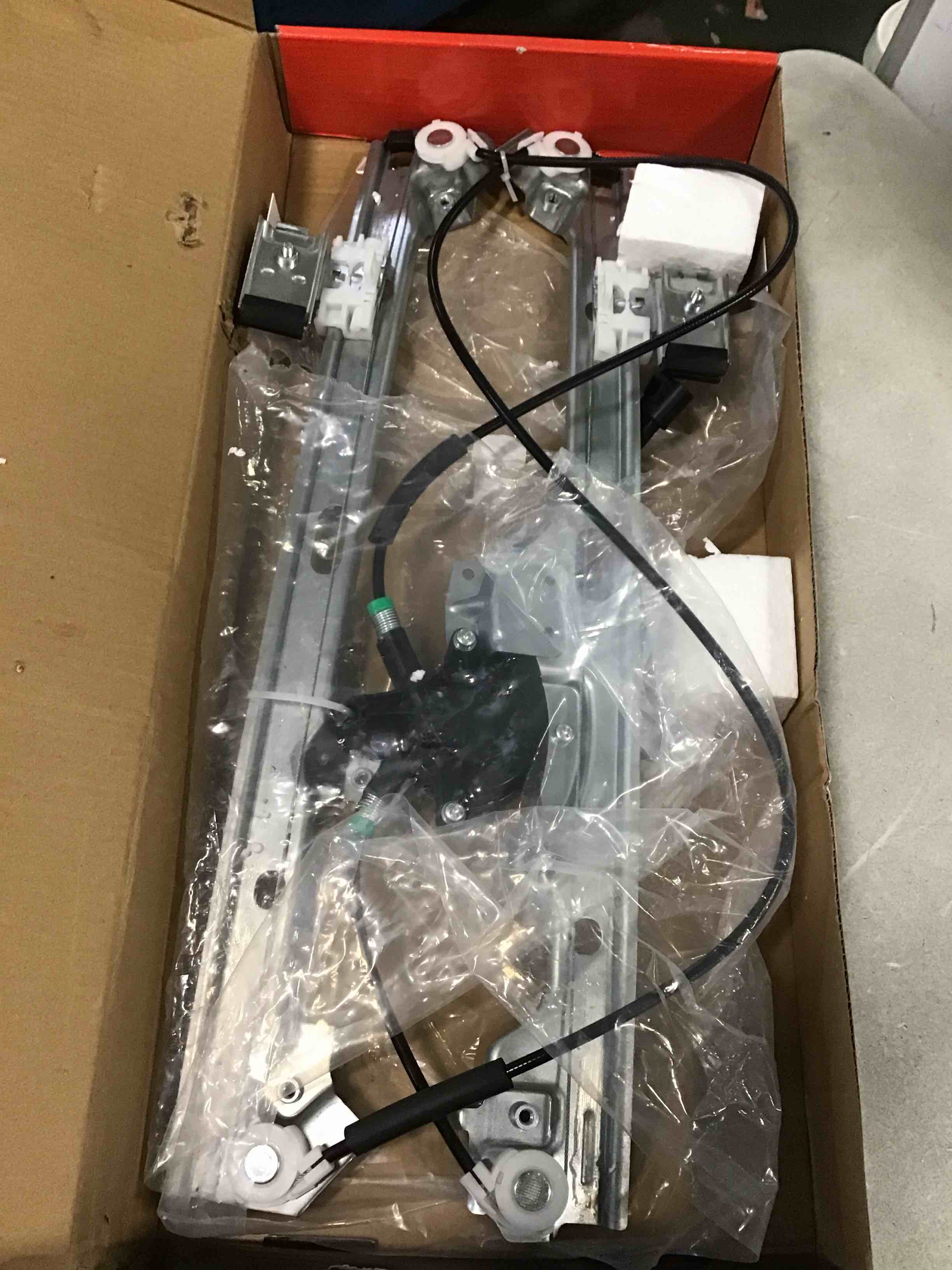 https://s3.amazonaws.com/lotting-images-prod/bidfta/YEL6155299_1714565920397.jpeg