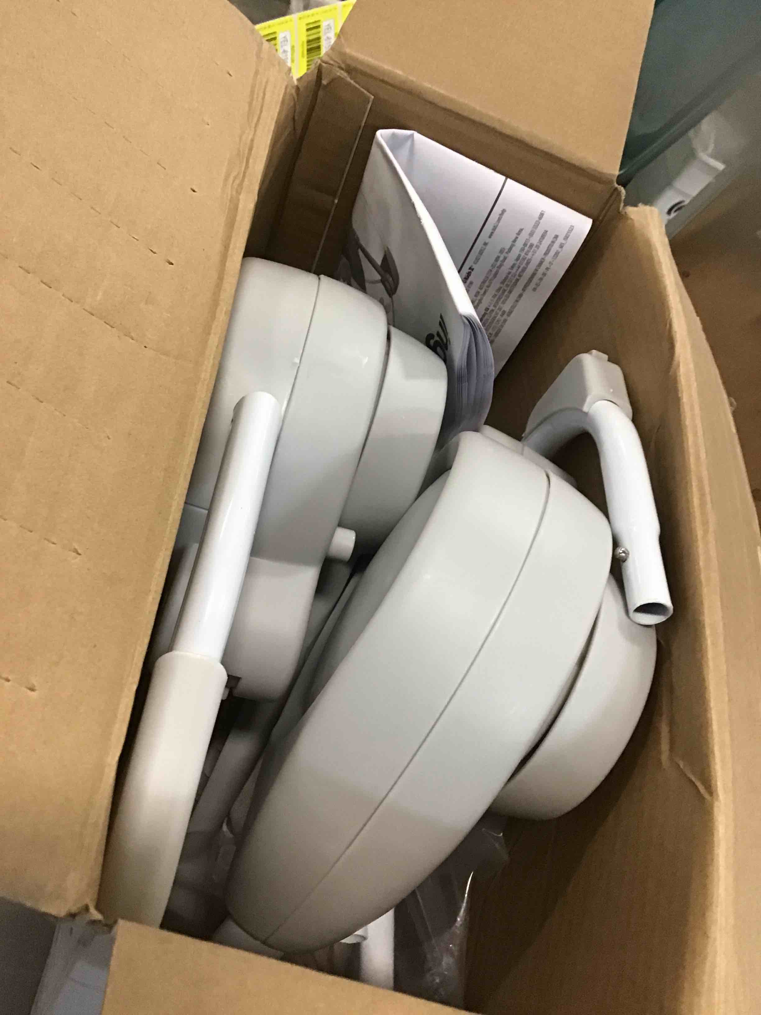 https://s3.amazonaws.com/lotting-images-prod/bidfta/YEL6155615_1714654405479.jpeg