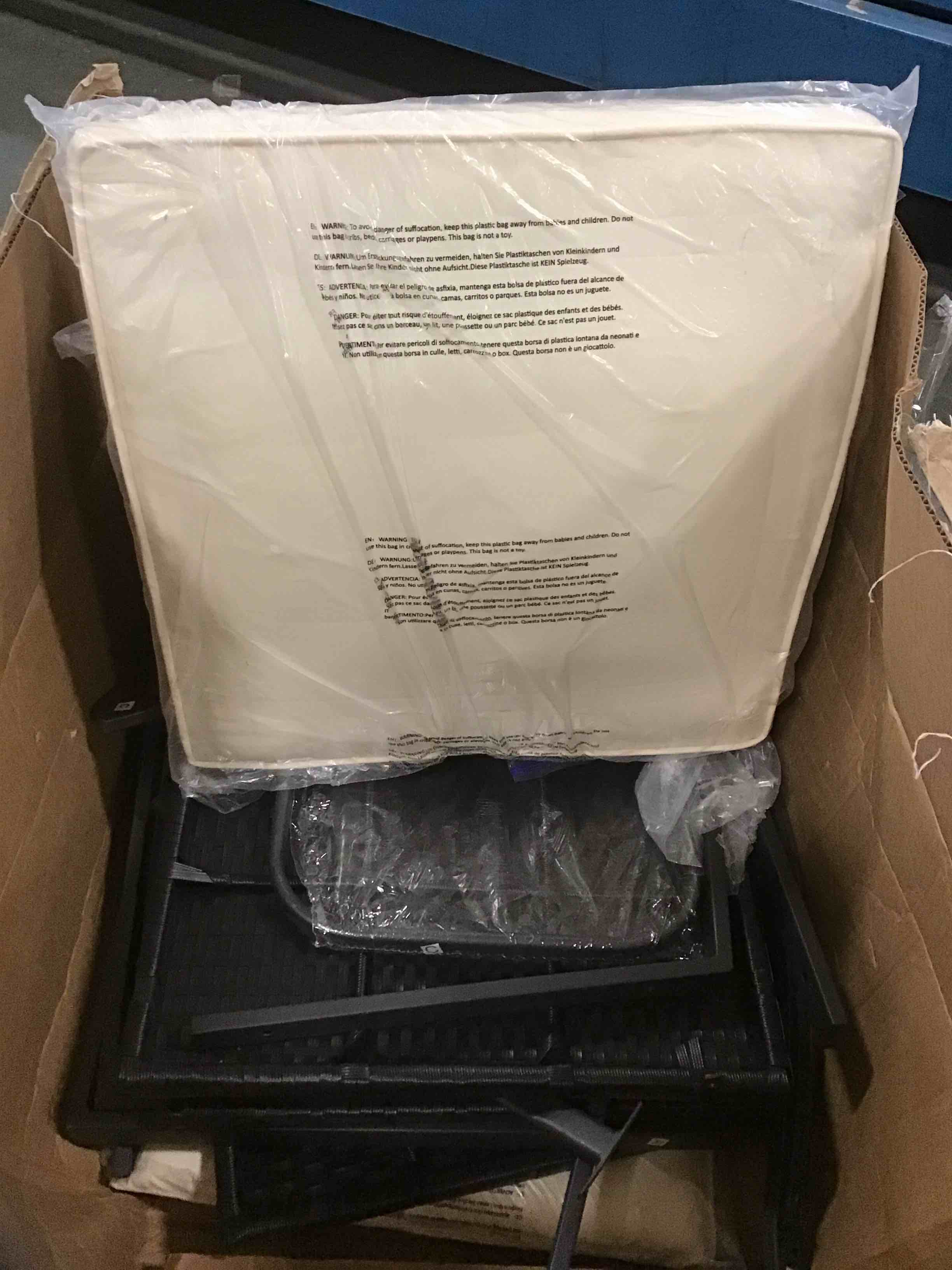 https://s3.amazonaws.com/lotting-images-prod/bidfta/YEL6156233_1714739281451.jpeg