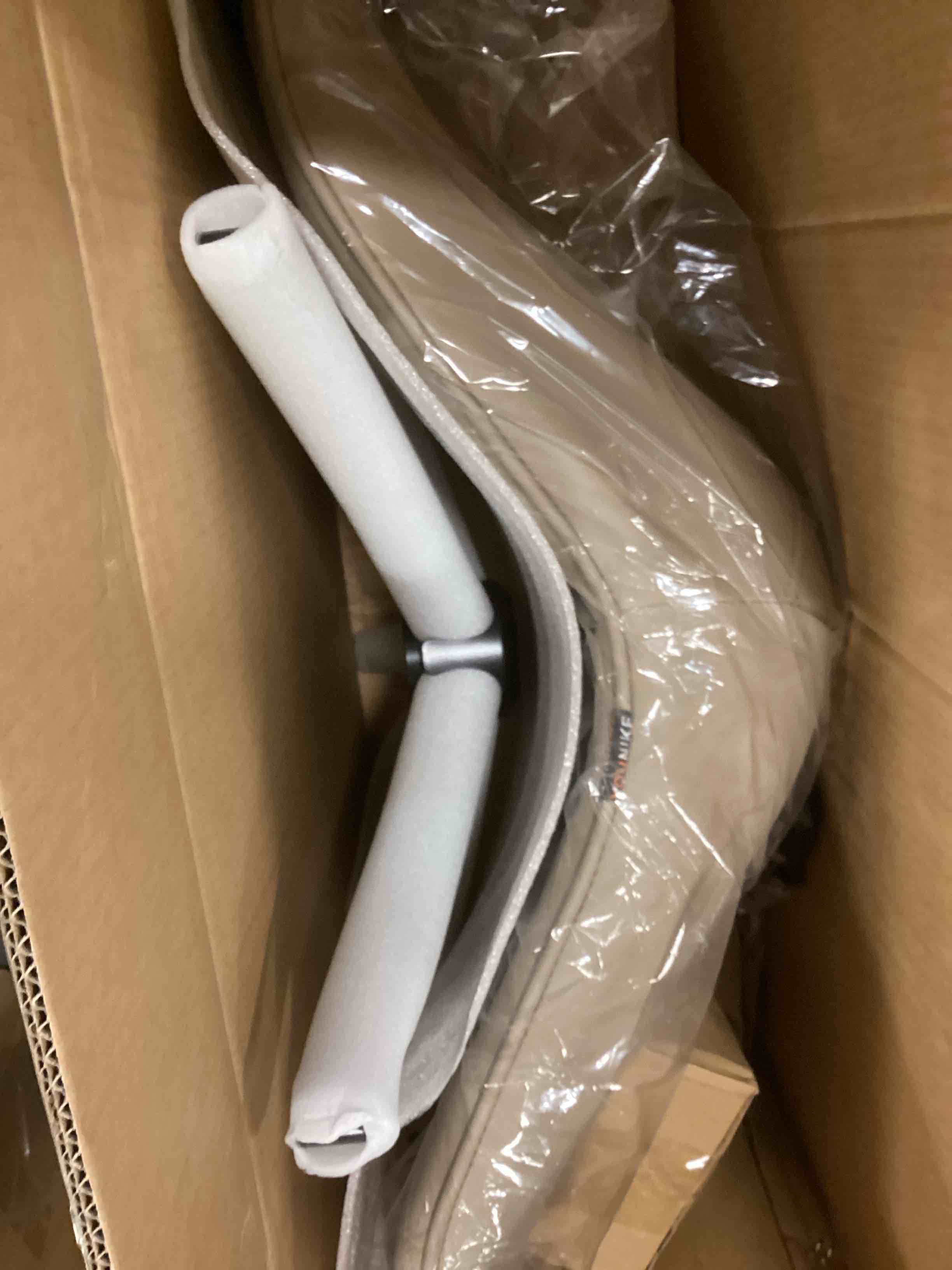 https://s3.amazonaws.com/lotting-images-prod/bidfta/YEL6156460_1714400432739.jpeg