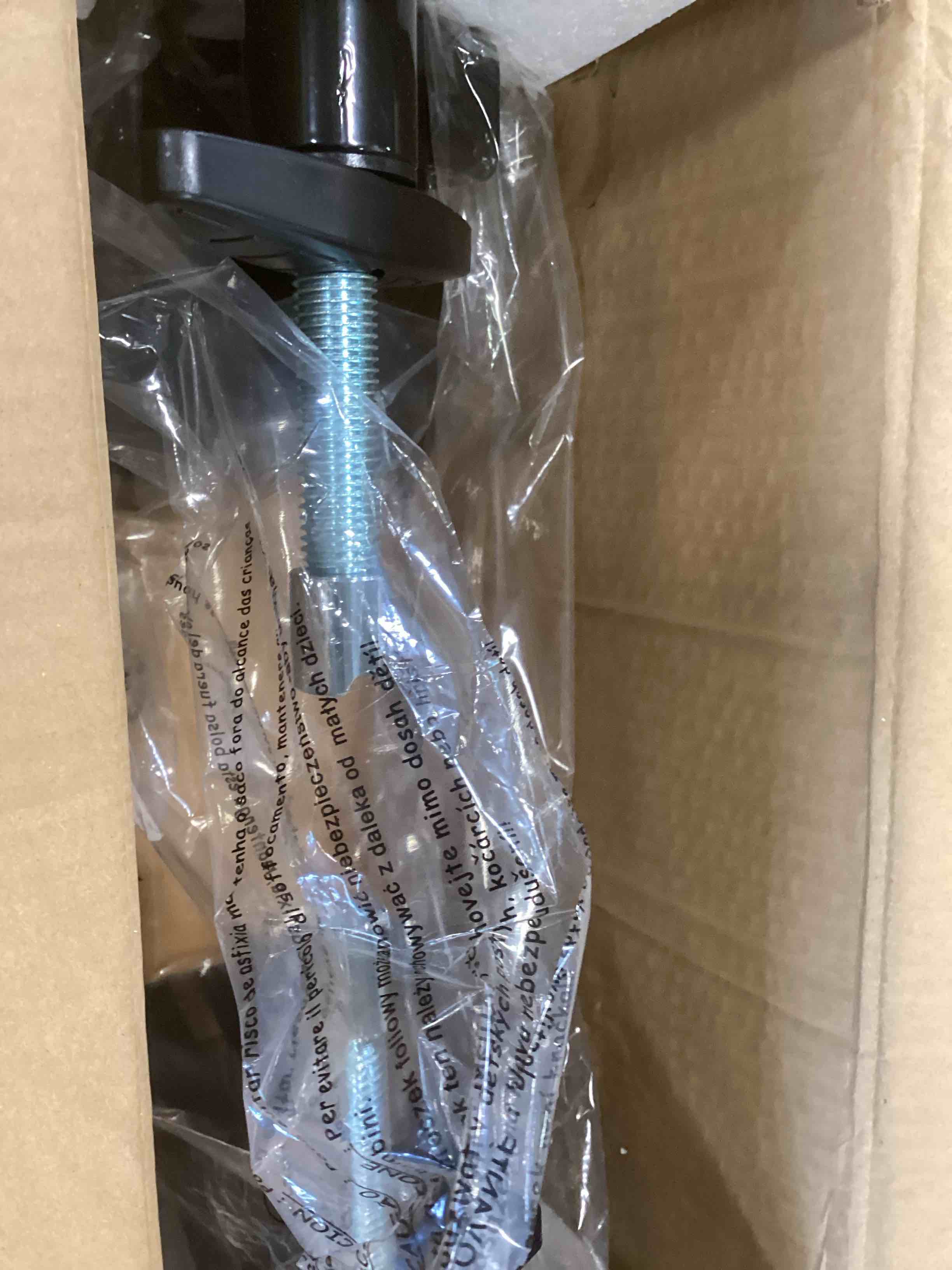 https://s3.amazonaws.com/lotting-images-prod/bidfta/YEL6157242_1714667888907.jpeg