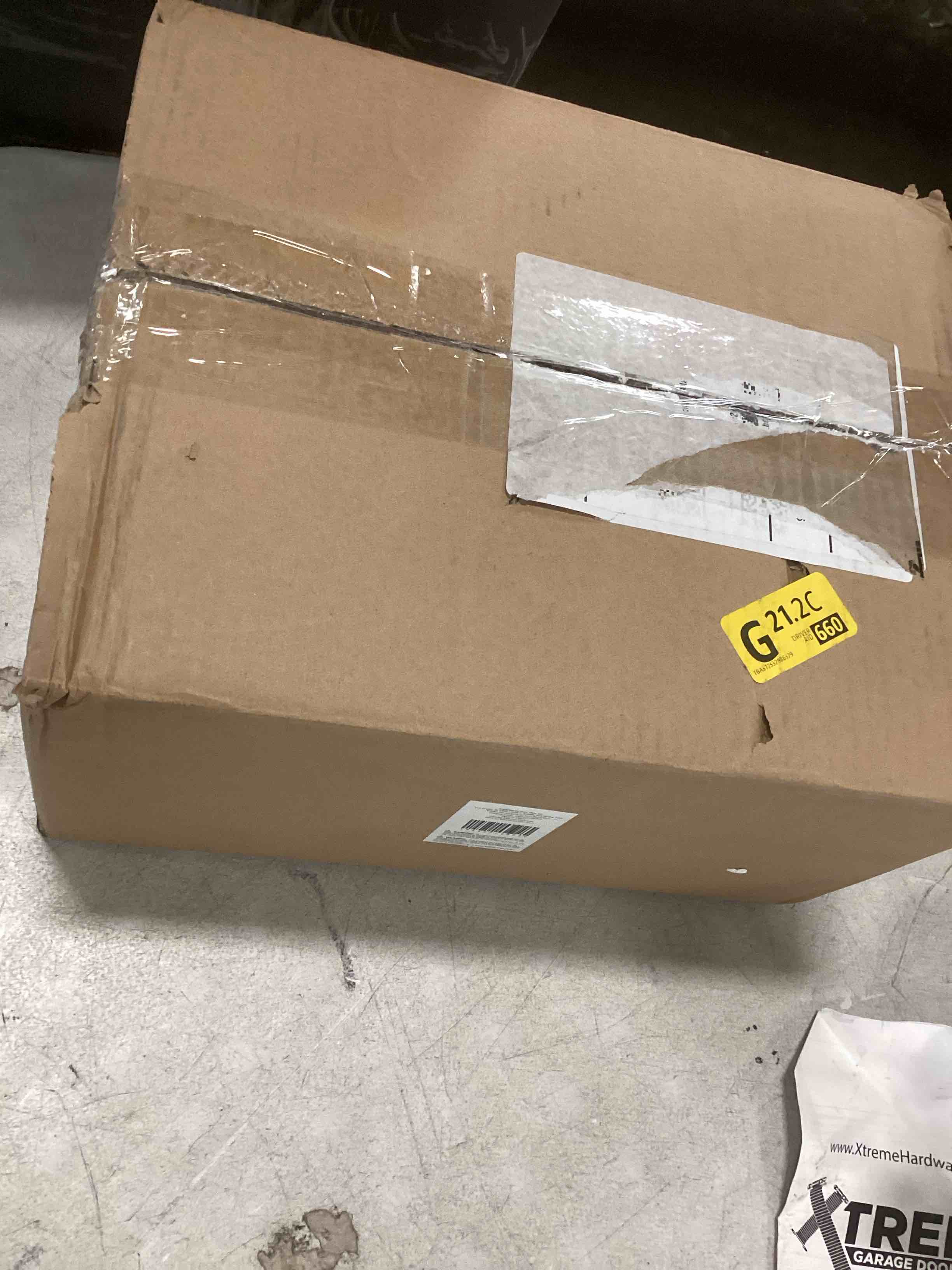https://s3.amazonaws.com/lotting-images-prod/bidfta/YEL6157376_1715098840475.jpeg