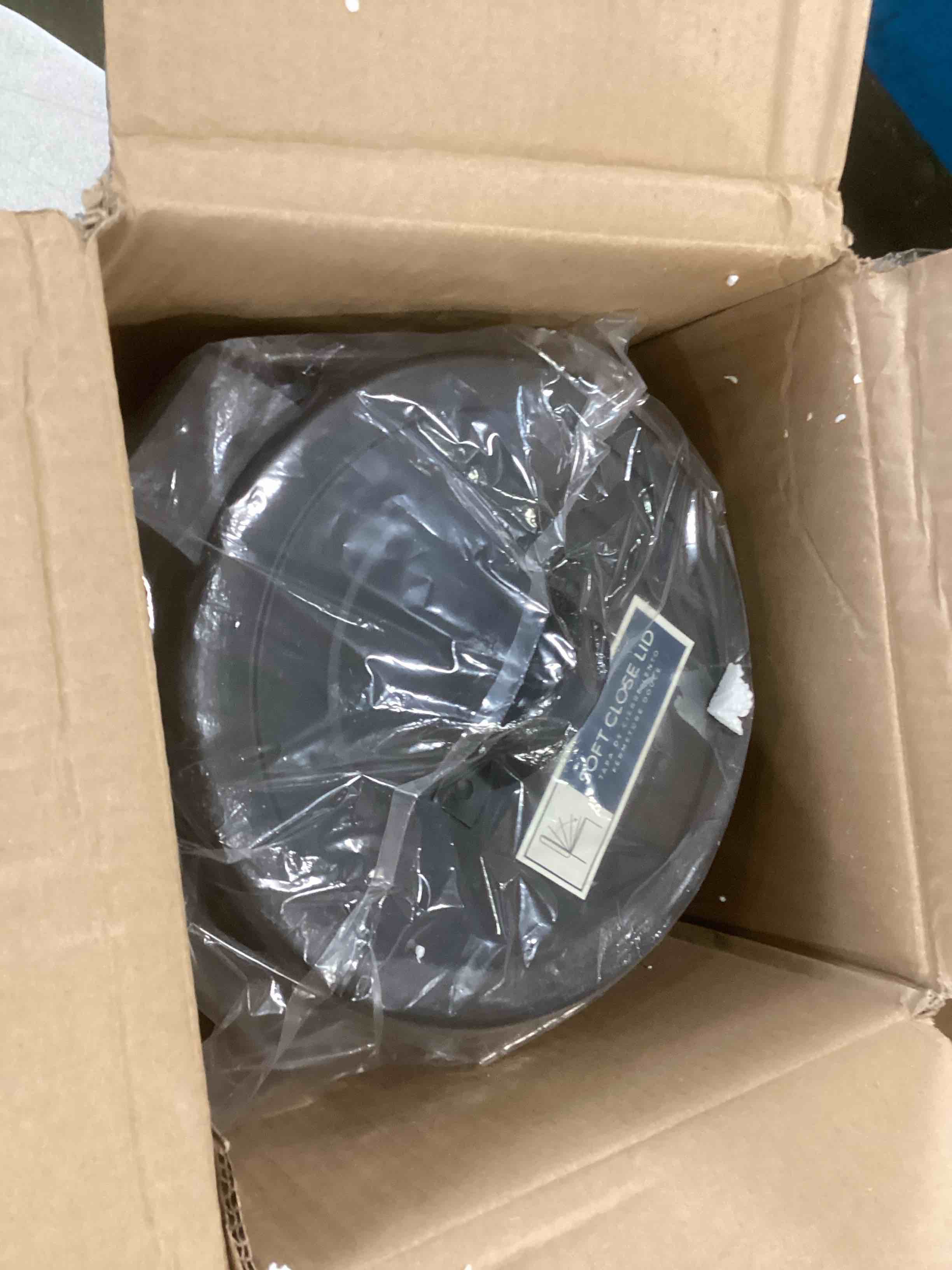 https://s3.amazonaws.com/lotting-images-prod/bidfta/YEL6157386_1715097385669.jpeg