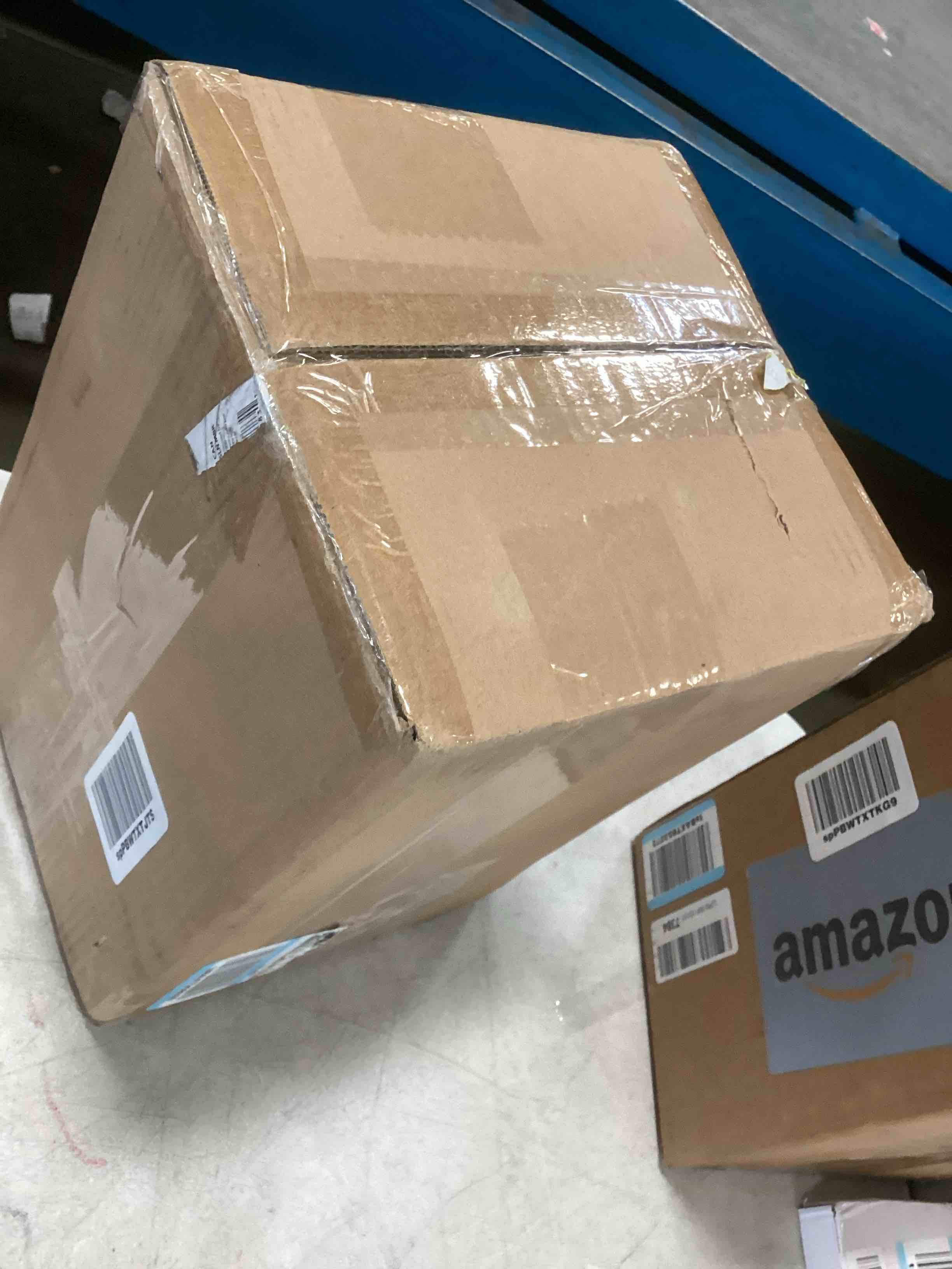 https://s3.amazonaws.com/lotting-images-prod/bidfta/YEL6157386_1715097415576.jpeg
