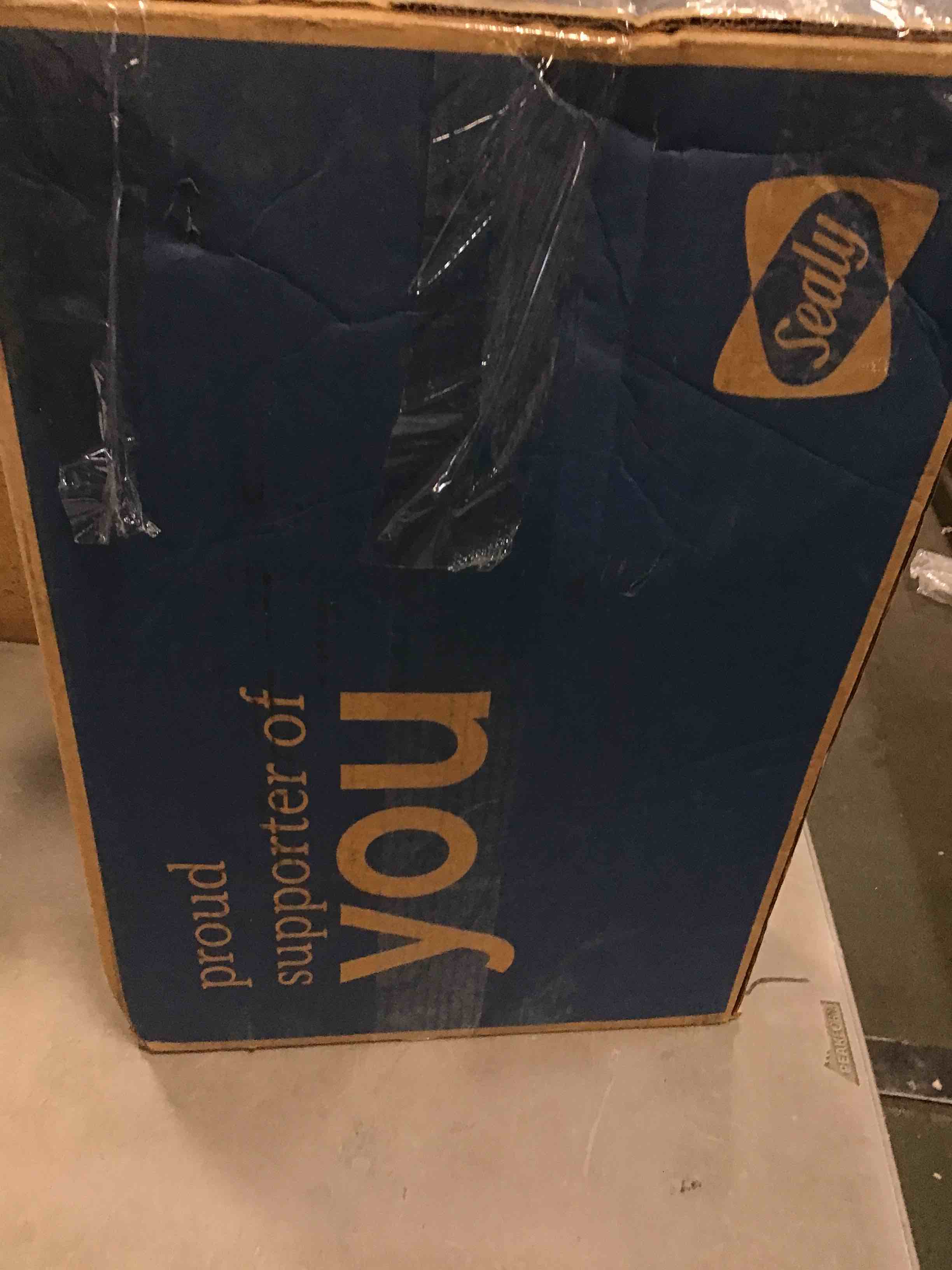 https://s3.amazonaws.com/lotting-images-prod/bidfta/YEL6157950_1714403263186.jpeg