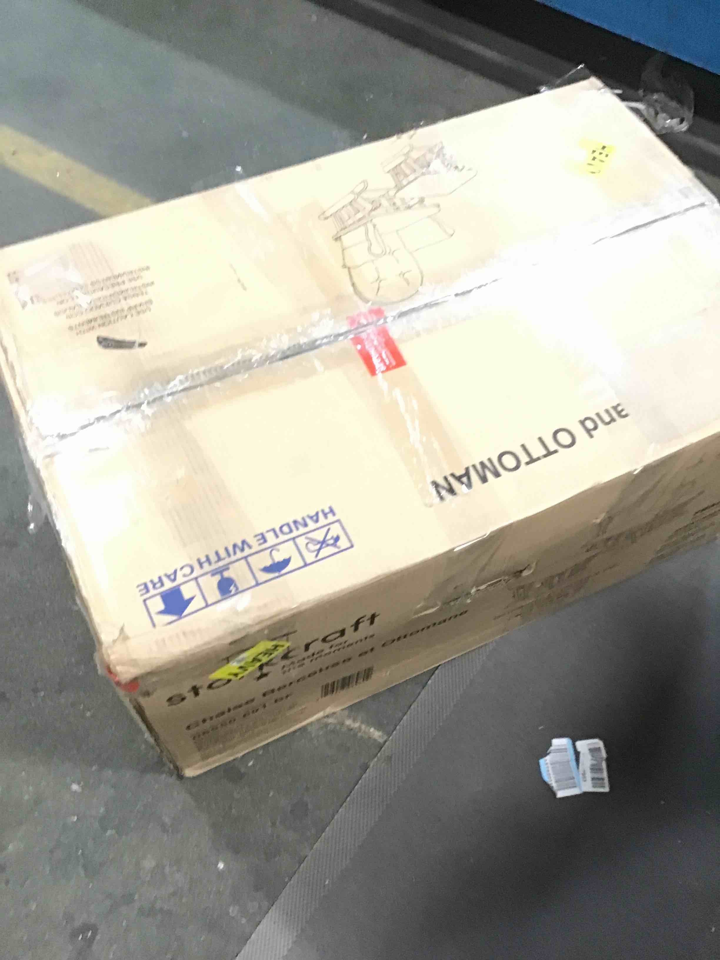 https://s3.amazonaws.com/lotting-images-prod/bidfta/YEL6158158_1714484077547.jpeg