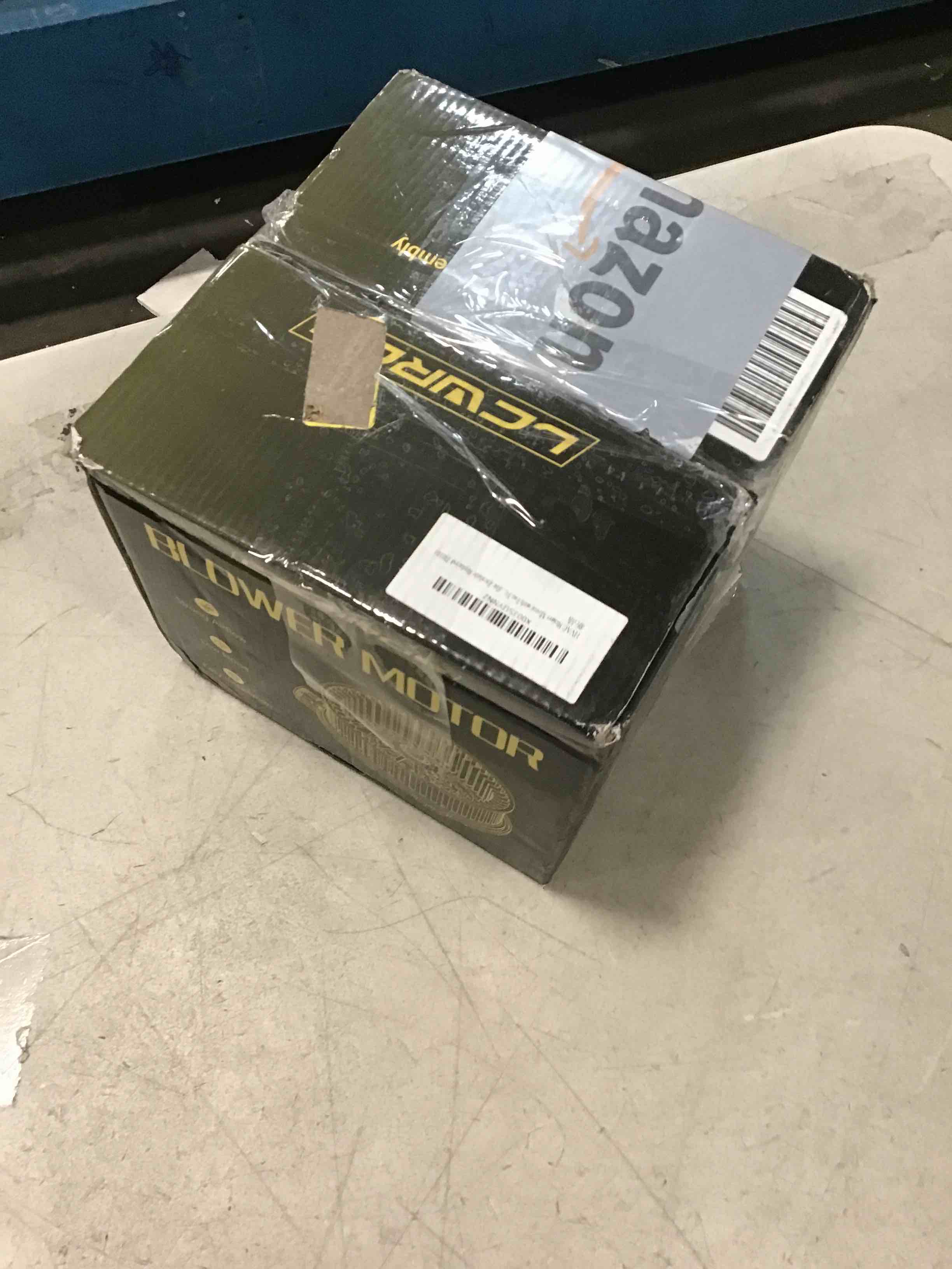 https://s3.amazonaws.com/lotting-images-prod/bidfta/YEL6158660_1714654812759.jpeg