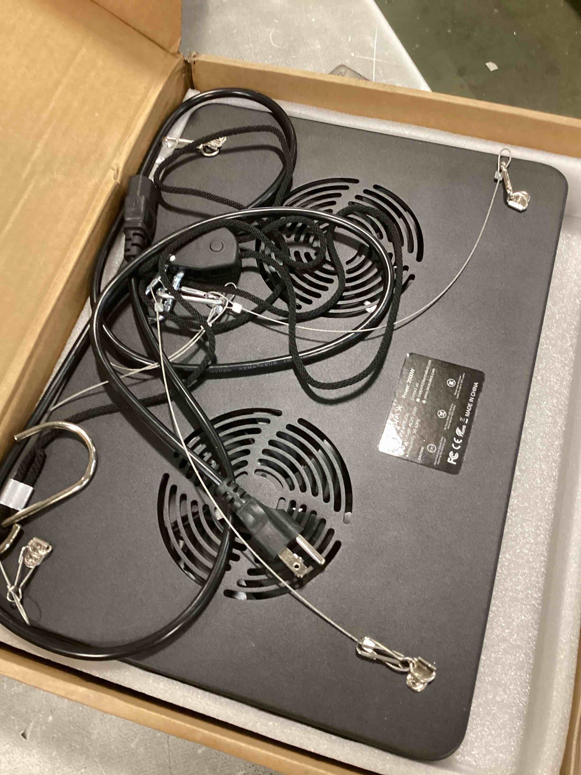 https://s3.amazonaws.com/lotting-images-prod/bidfta/YEL6159664_1714574242766.jpeg