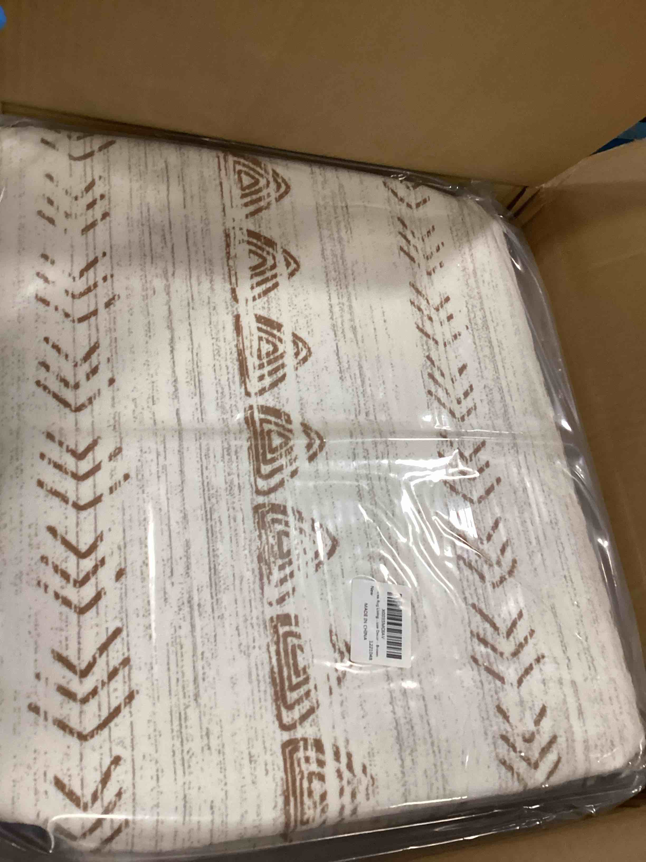 https://s3.amazonaws.com/lotting-images-prod/bidfta/YEL6160685_1714999600670.jpeg