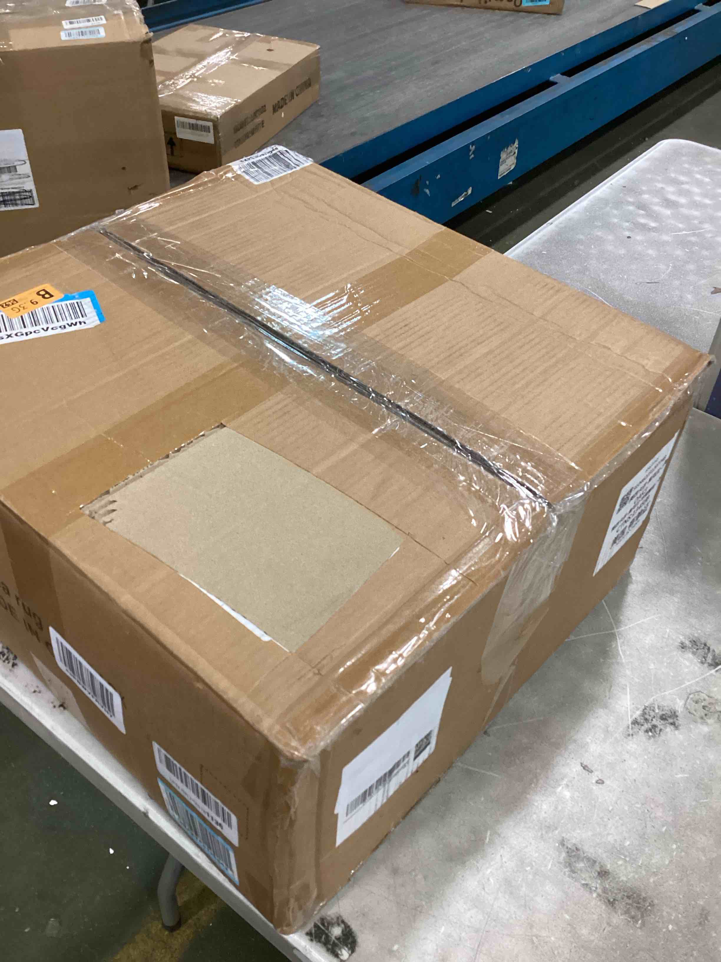 https://s3.amazonaws.com/lotting-images-prod/bidfta/YEL6160685_1714999631509.jpeg