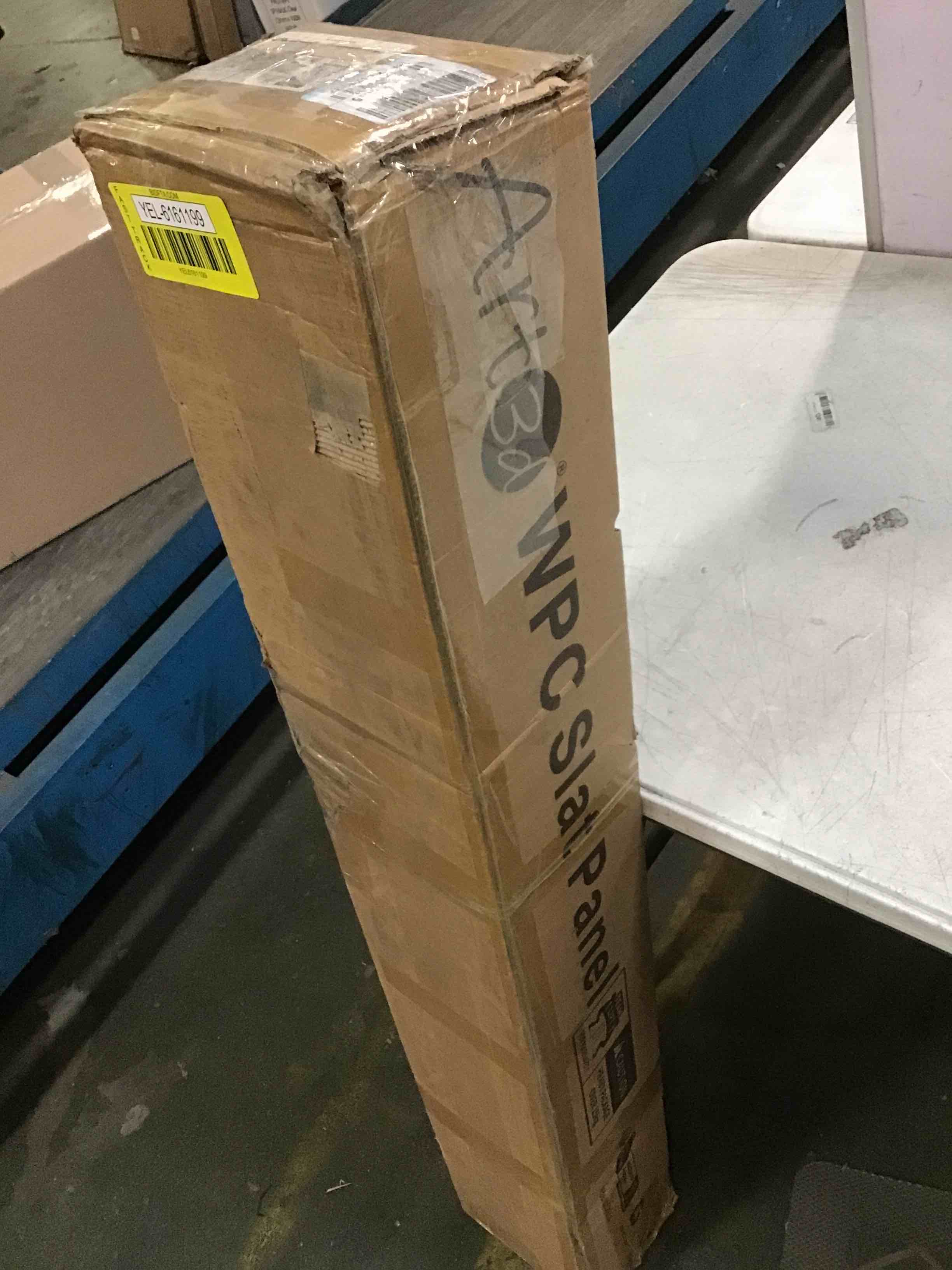 https://s3.amazonaws.com/lotting-images-prod/bidfta/YEL6161199_1715081210160.jpeg