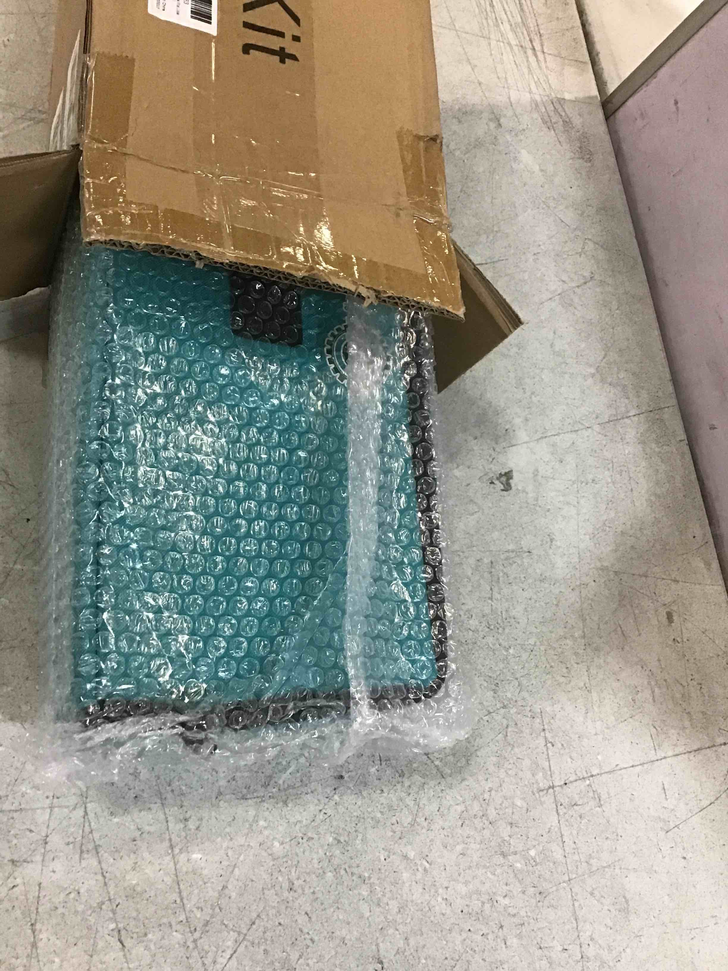 https://s3.amazonaws.com/lotting-images-prod/bidfta/YEL6161314_1715095576563.jpeg