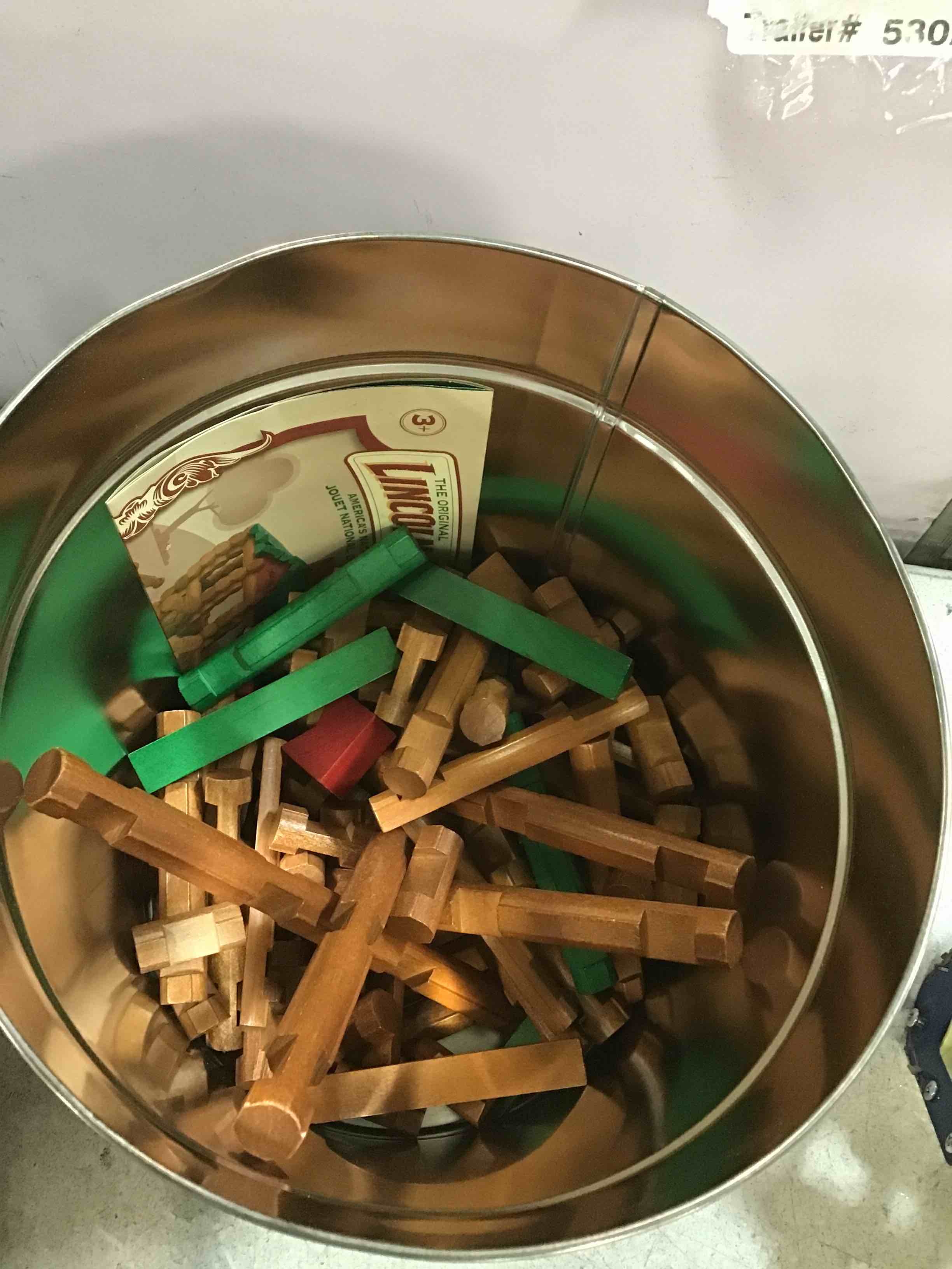https://s3.amazonaws.com/lotting-images-prod/bidfta/YEL6161402_1715107235569.jpeg