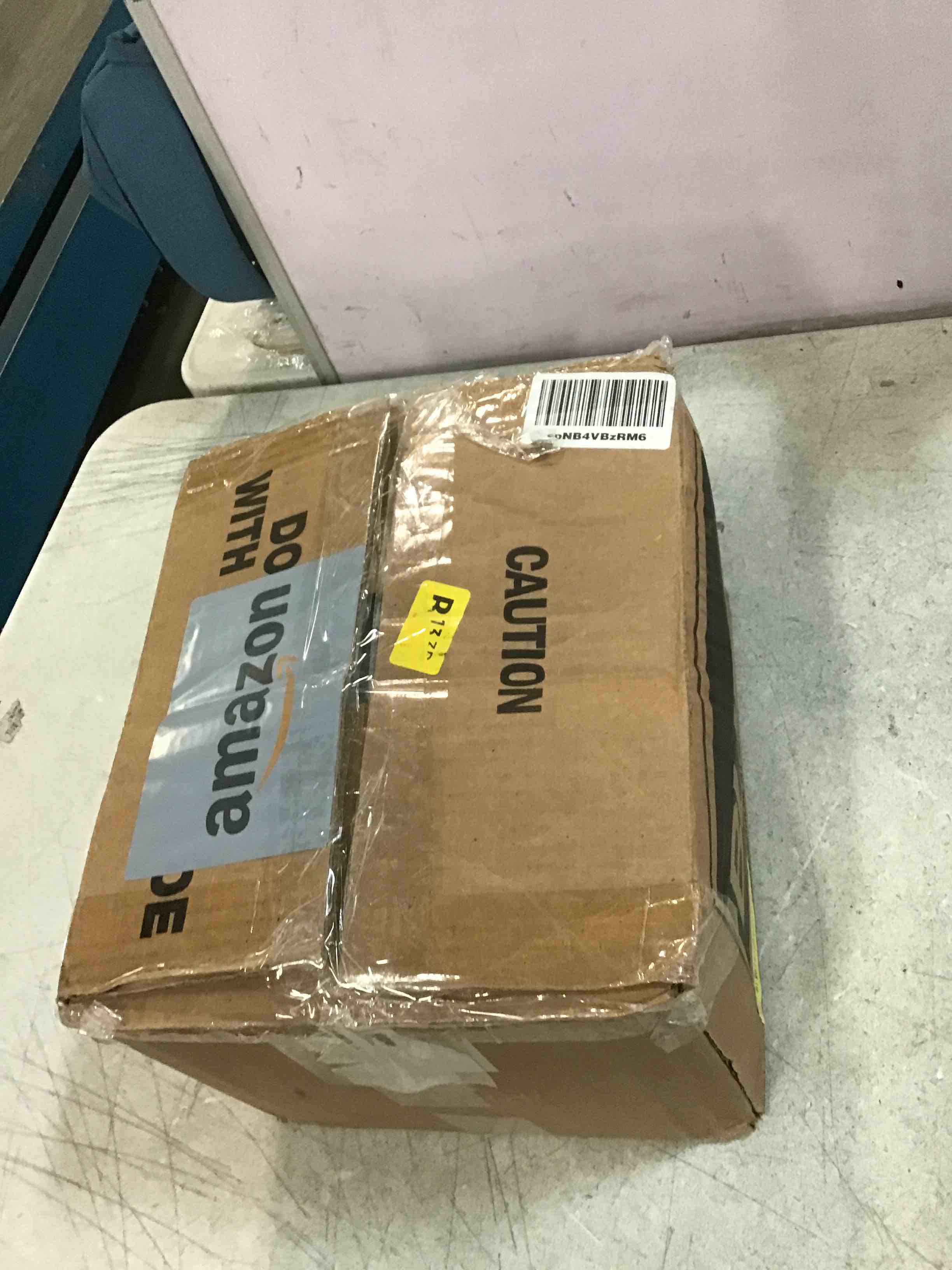 https://s3.amazonaws.com/lotting-images-prod/bidfta/YEL6161429_1715111882821.jpeg