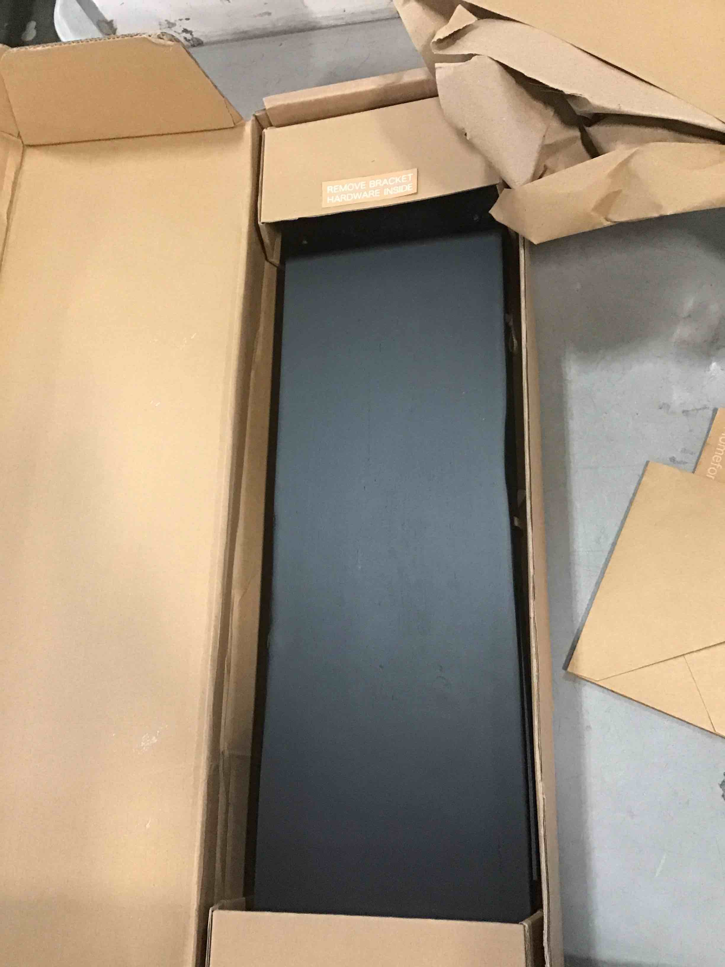 https://s3.amazonaws.com/lotting-images-prod/bidfta/YEL6161911_1715260157488.jpeg