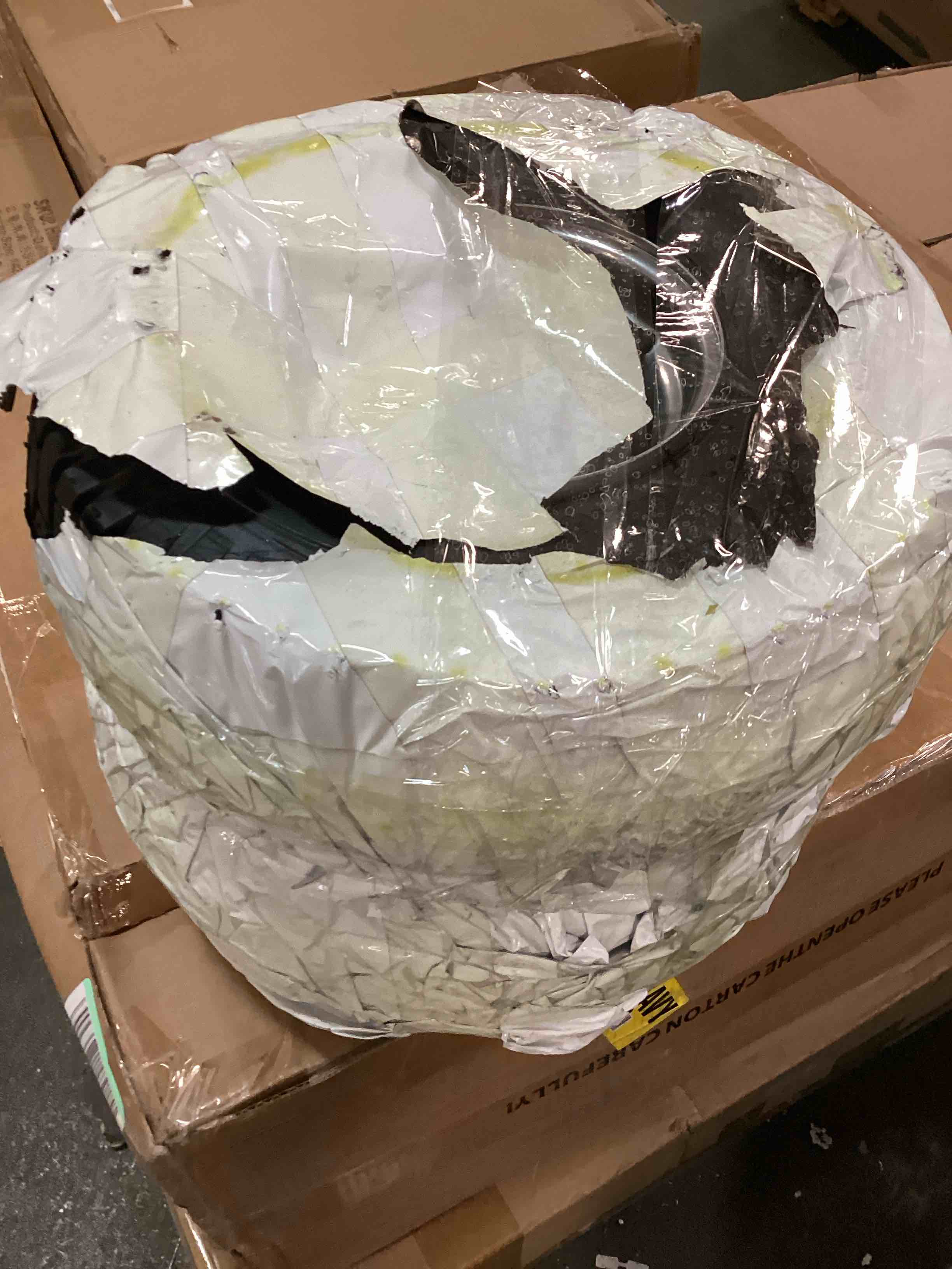 https://s3.amazonaws.com/lotting-images-prod/bidfta/YEL6162591_1714675159870.jpeg