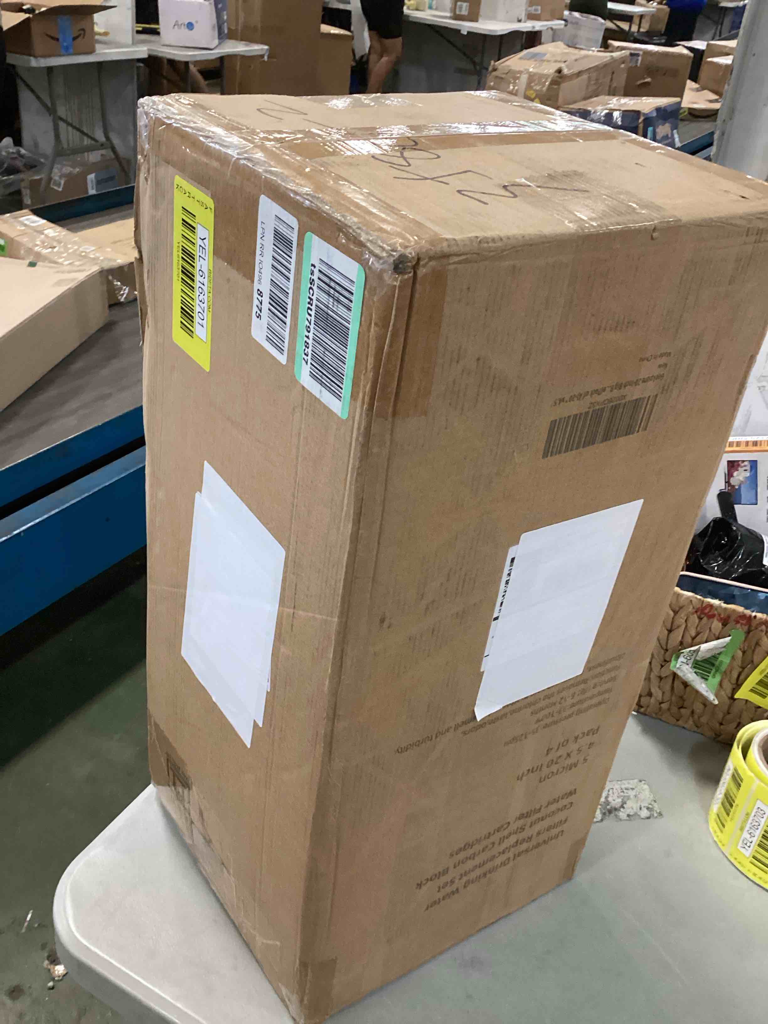 https://s3.amazonaws.com/lotting-images-prod/bidfta/YEL6163701_1715261083904.jpeg