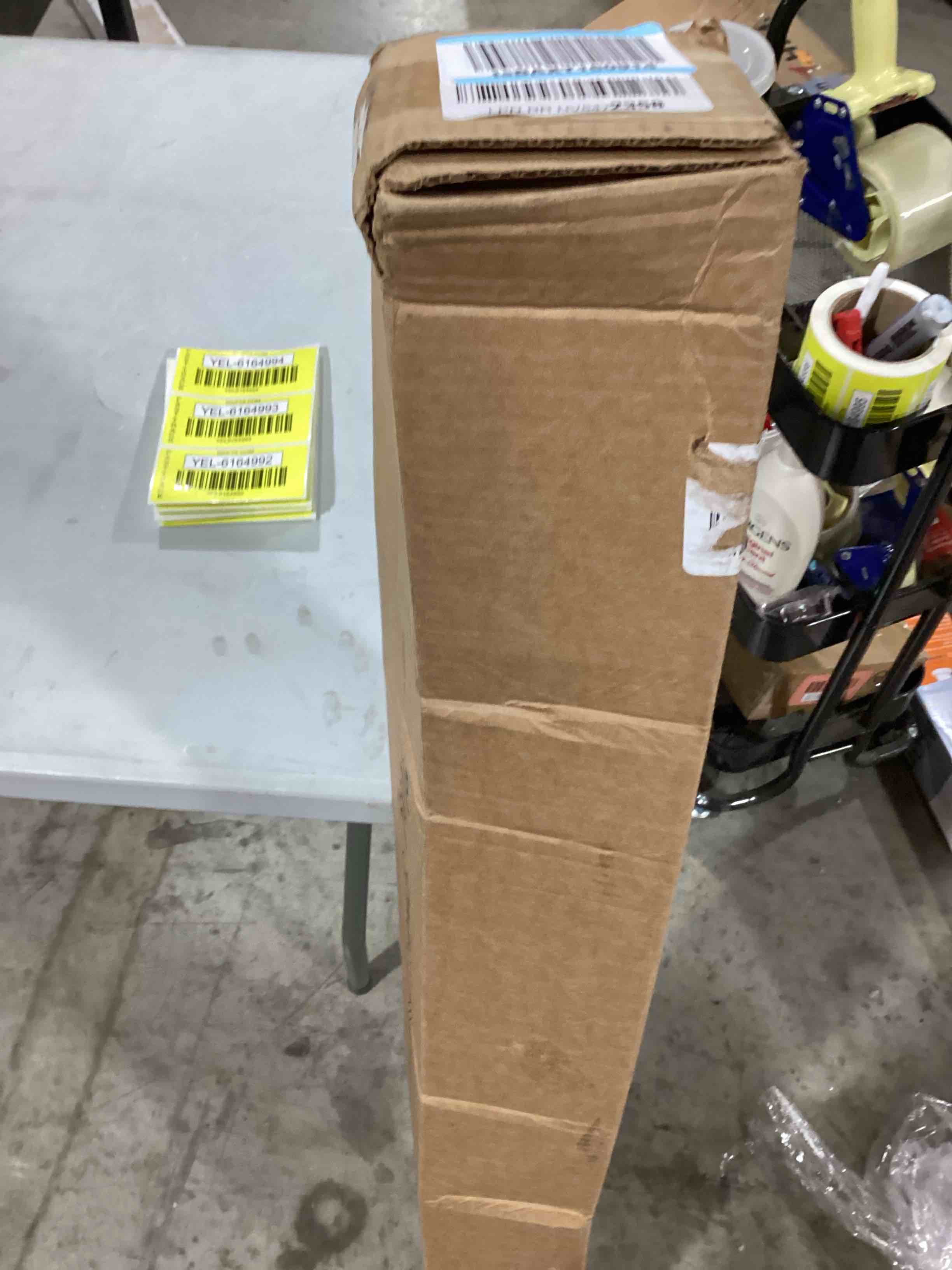 https://s3.amazonaws.com/lotting-images-prod/bidfta/YEL6164994_1715946150542.jpeg