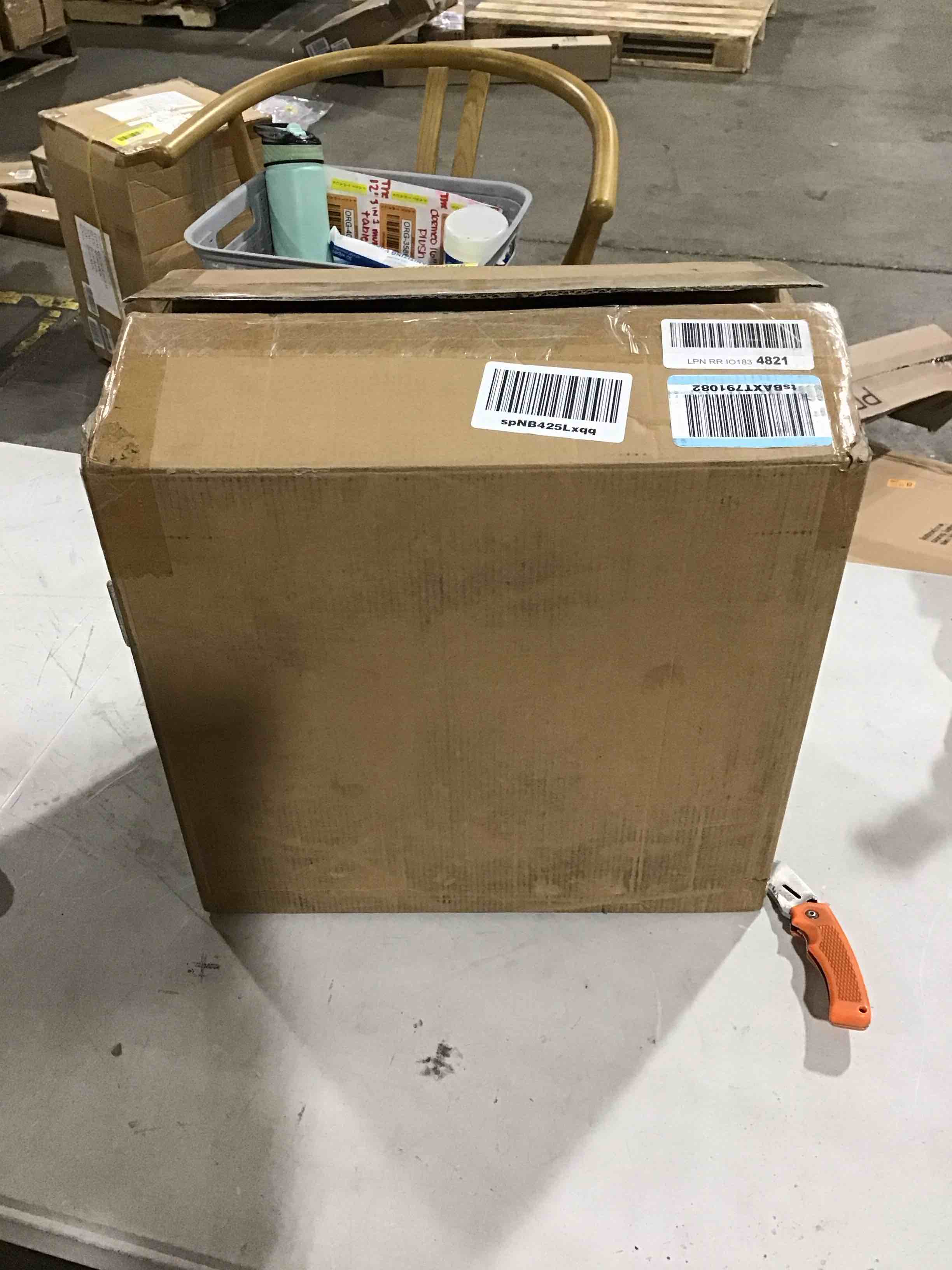 https://s3.amazonaws.com/lotting-images-prod/bidfta/YEL6167252_1715172706222.jpeg