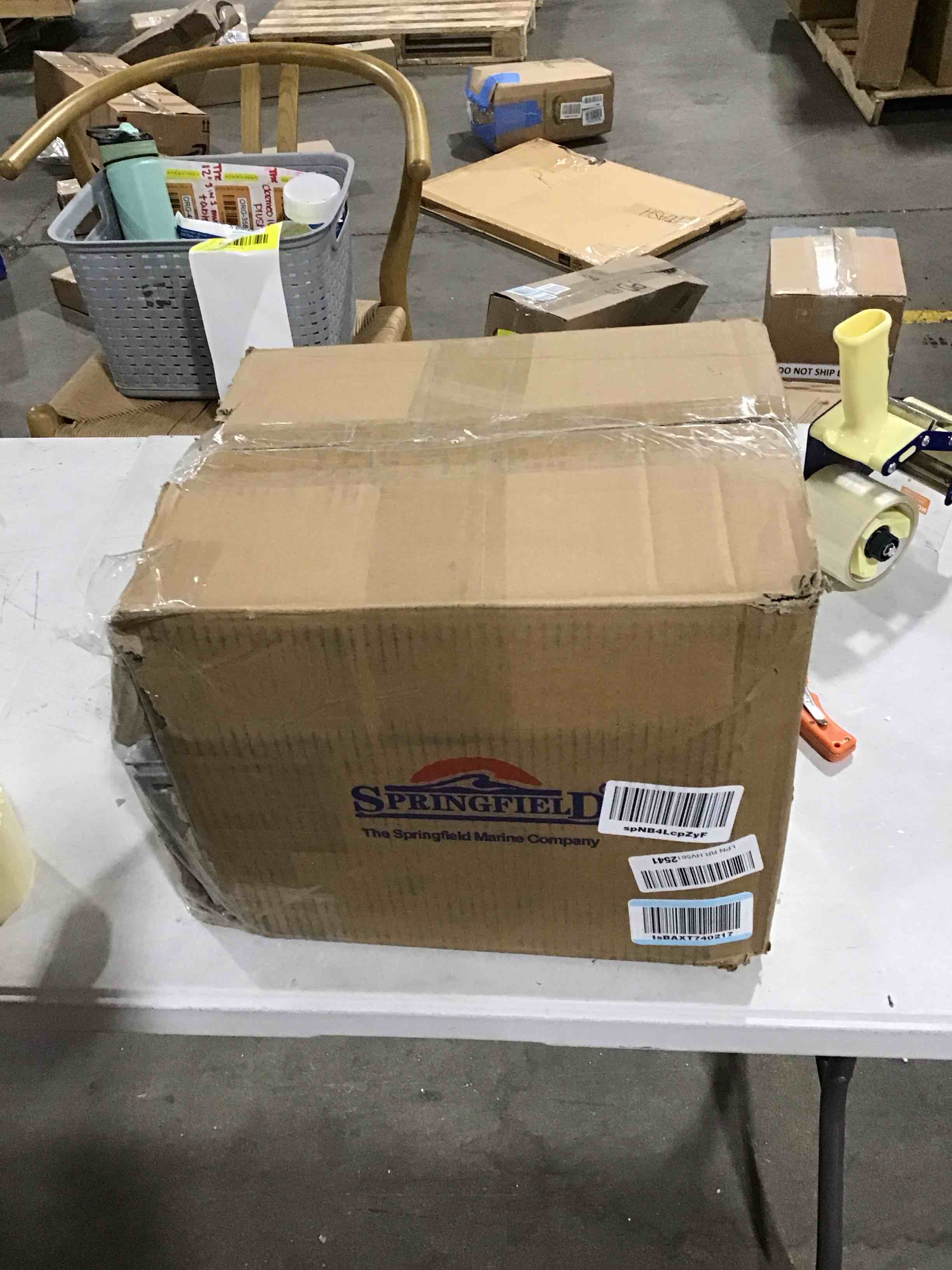https://s3.amazonaws.com/lotting-images-prod/bidfta/YEL6167270_1715173669637.jpeg