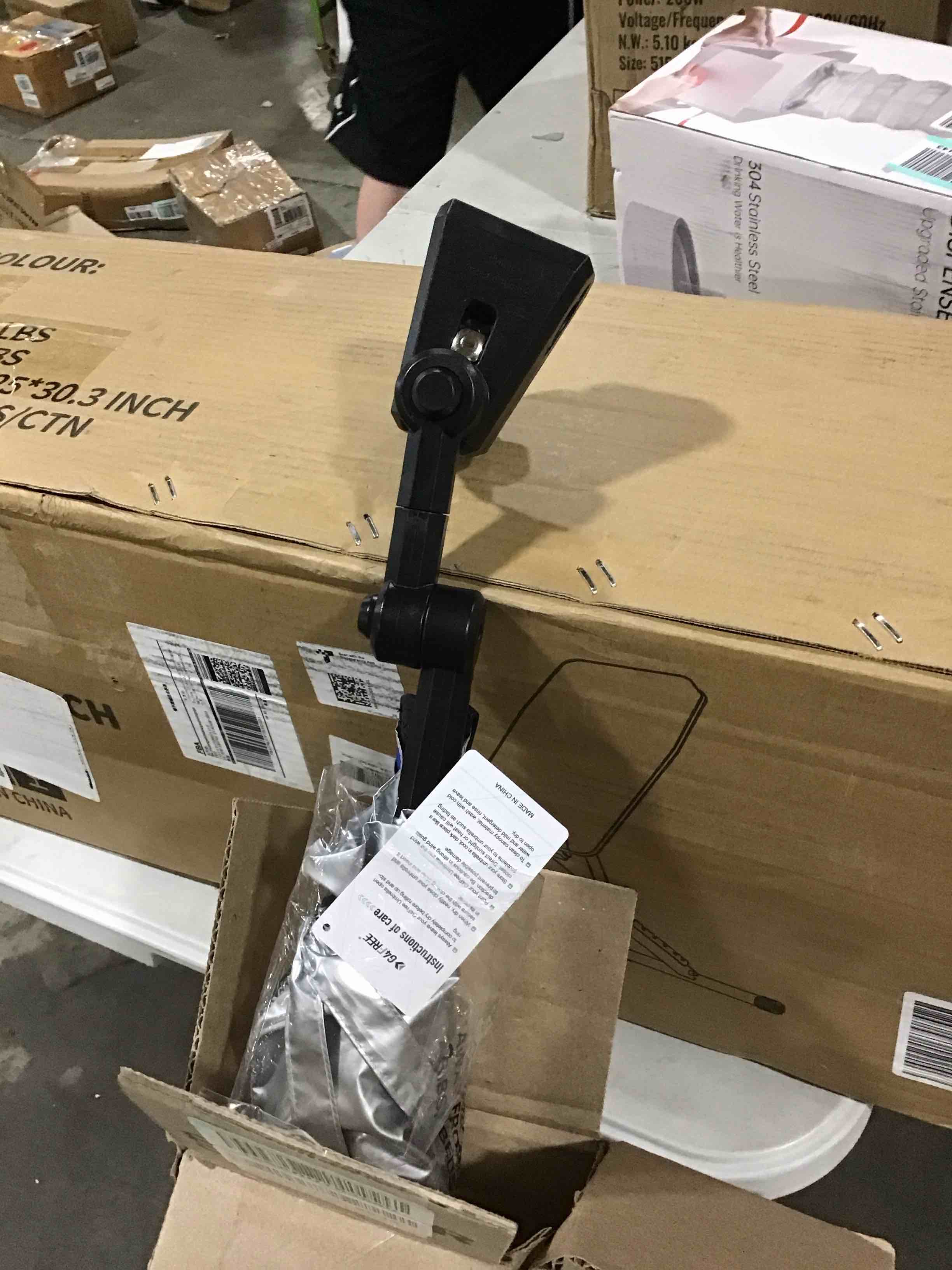 https://s3.amazonaws.com/lotting-images-prod/bidfta/YEL6167524_1715195564769.jpeg