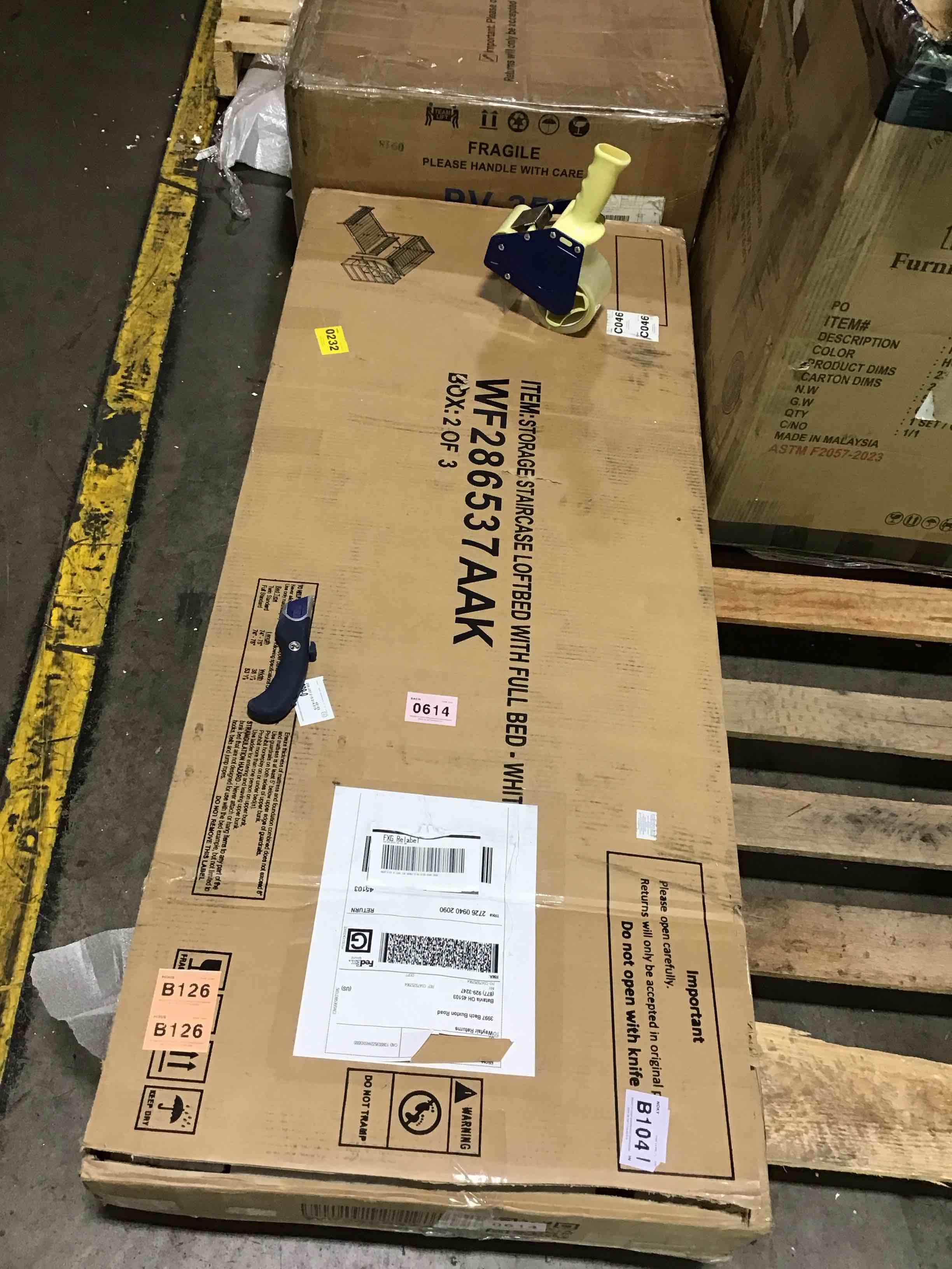 https://s3.amazonaws.com/lotting-images-prod/bidfta/YEL6167688_1715267816123.jpeg