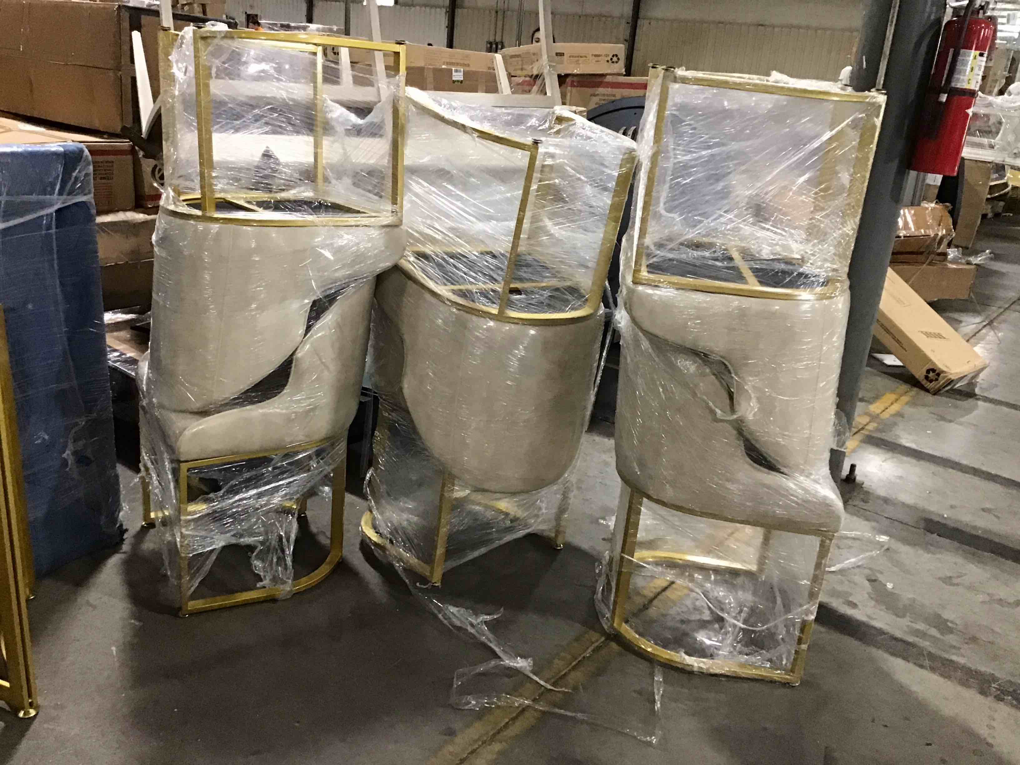 https://s3.amazonaws.com/lotting-images-prod/bidfta/YEL6167713_1715274510039.jpeg