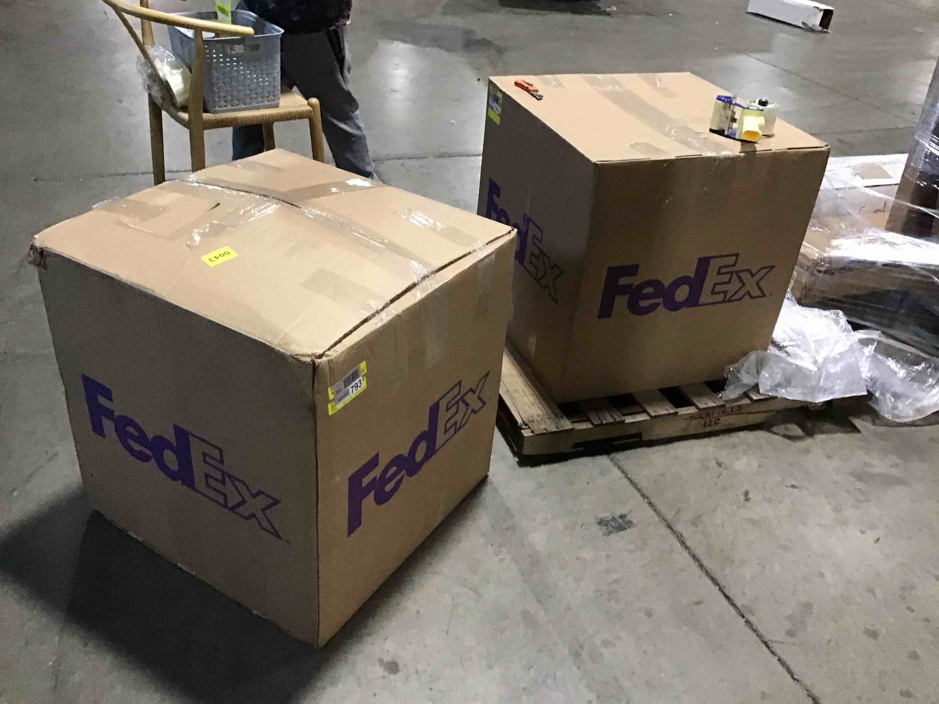 https://s3.amazonaws.com/lotting-images-prod/bidfta/YEL6167928_1715601781327.jpeg
