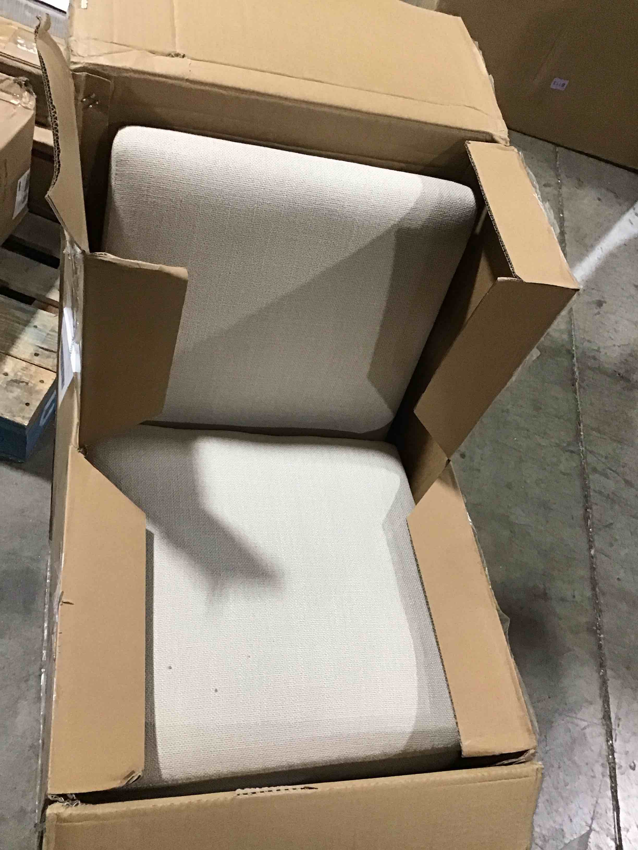 https://s3.amazonaws.com/lotting-images-prod/bidfta/YEL6167929_1715602684939.jpeg