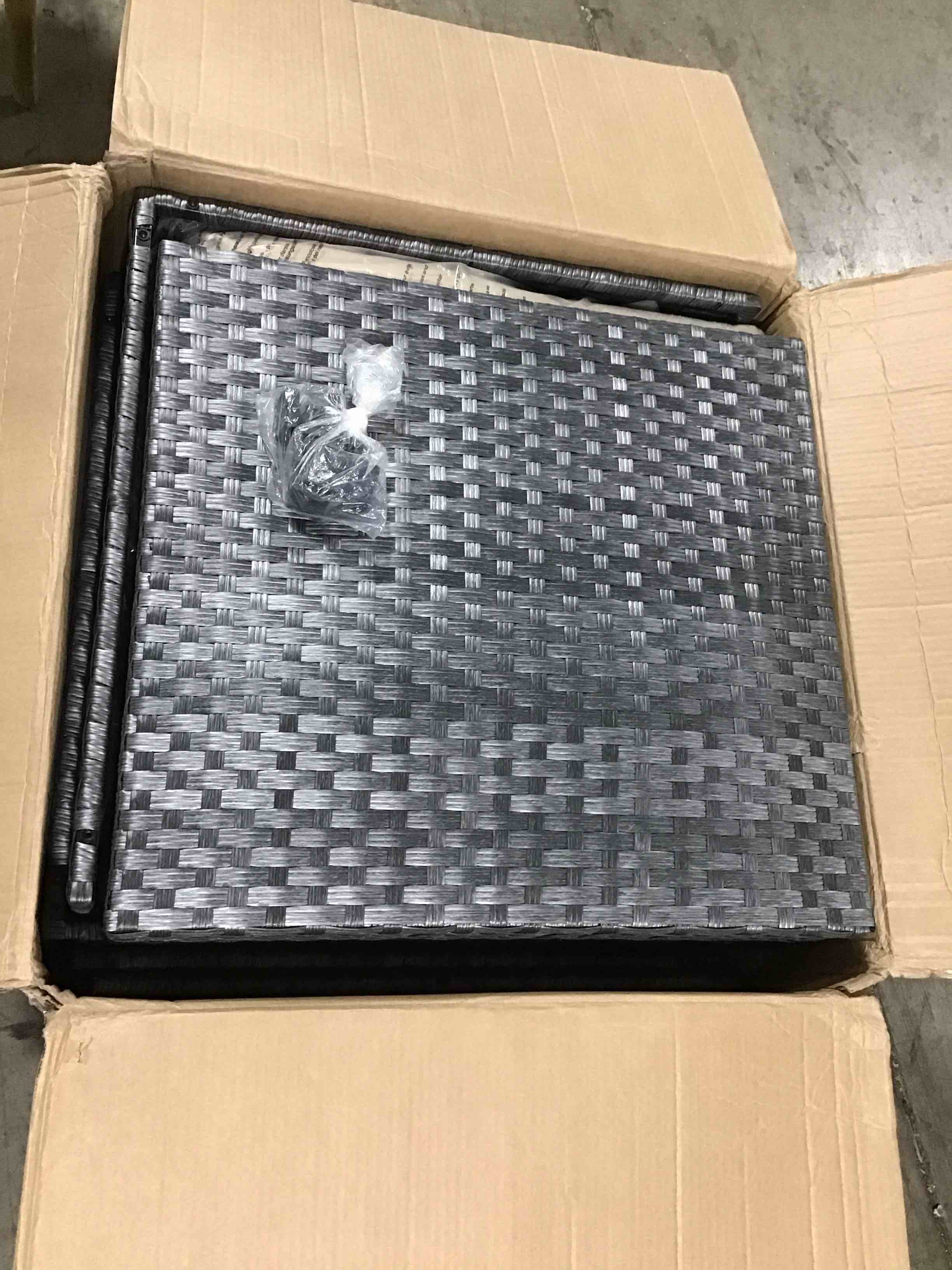 https://s3.amazonaws.com/lotting-images-prod/bidfta/YEL6167937_1715603760459.jpeg