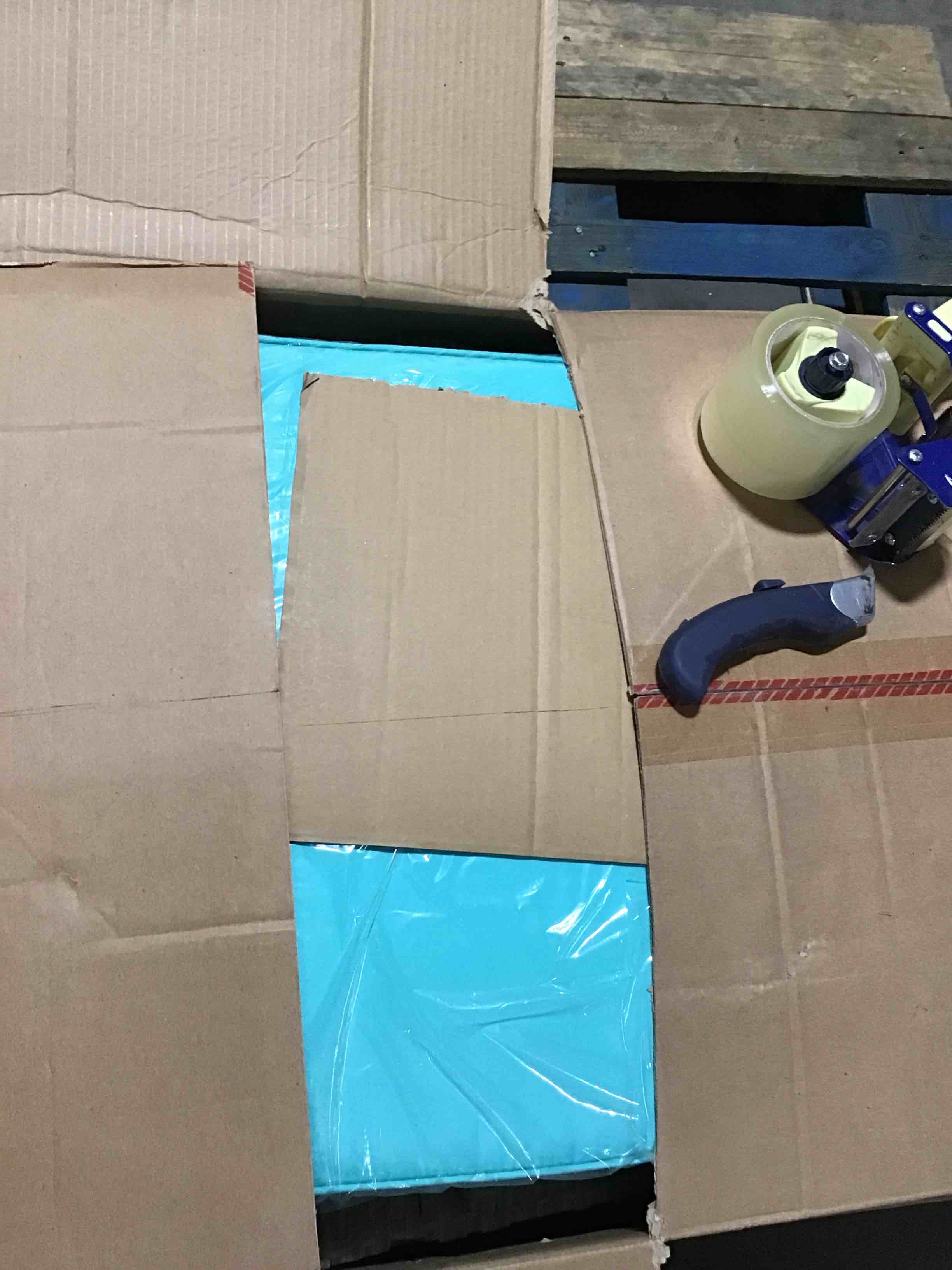 https://s3.amazonaws.com/lotting-images-prod/bidfta/YEL6168053_1715625002313.jpeg