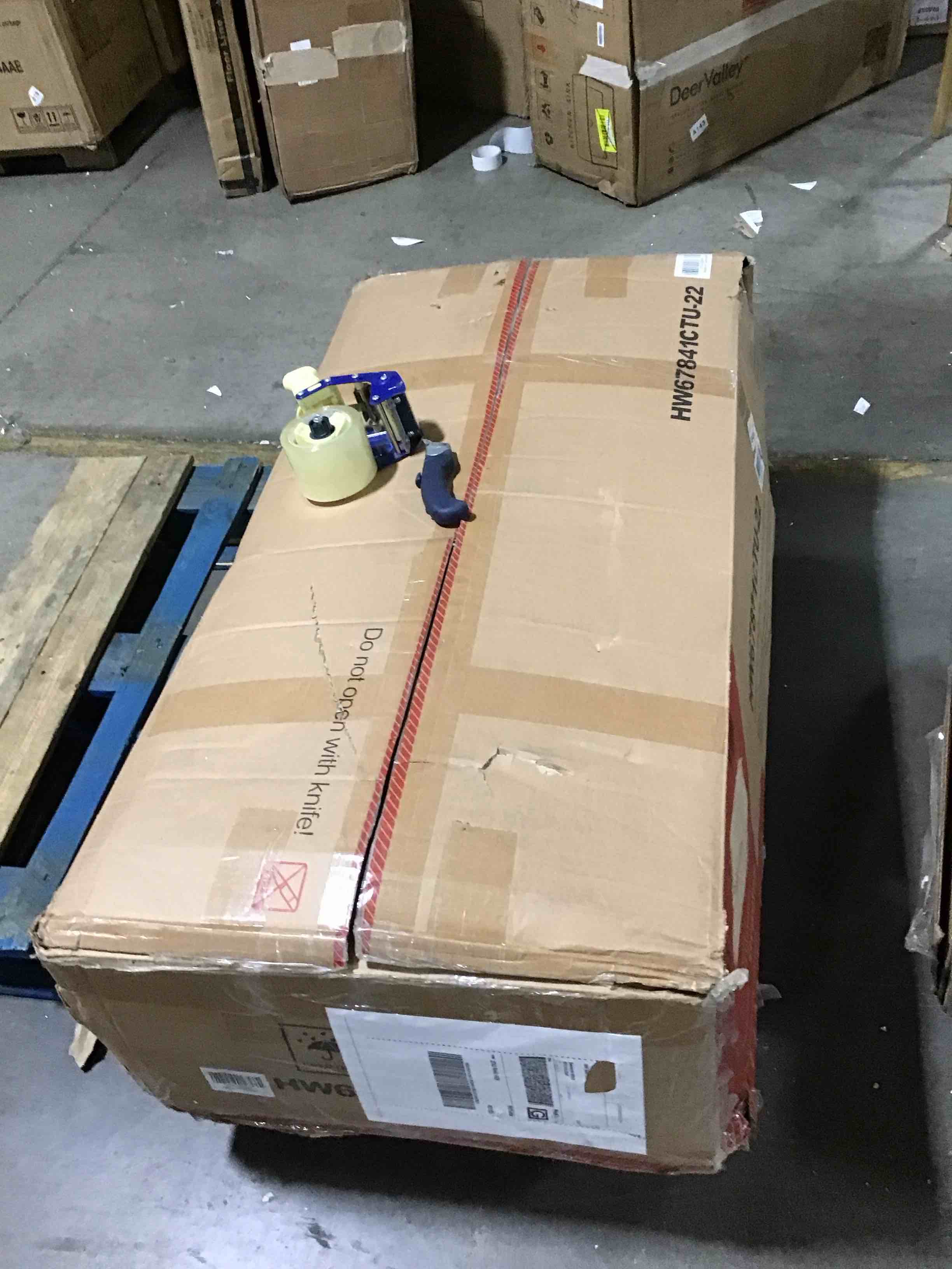 https://s3.amazonaws.com/lotting-images-prod/bidfta/YEL6168053_1715625012334.jpeg