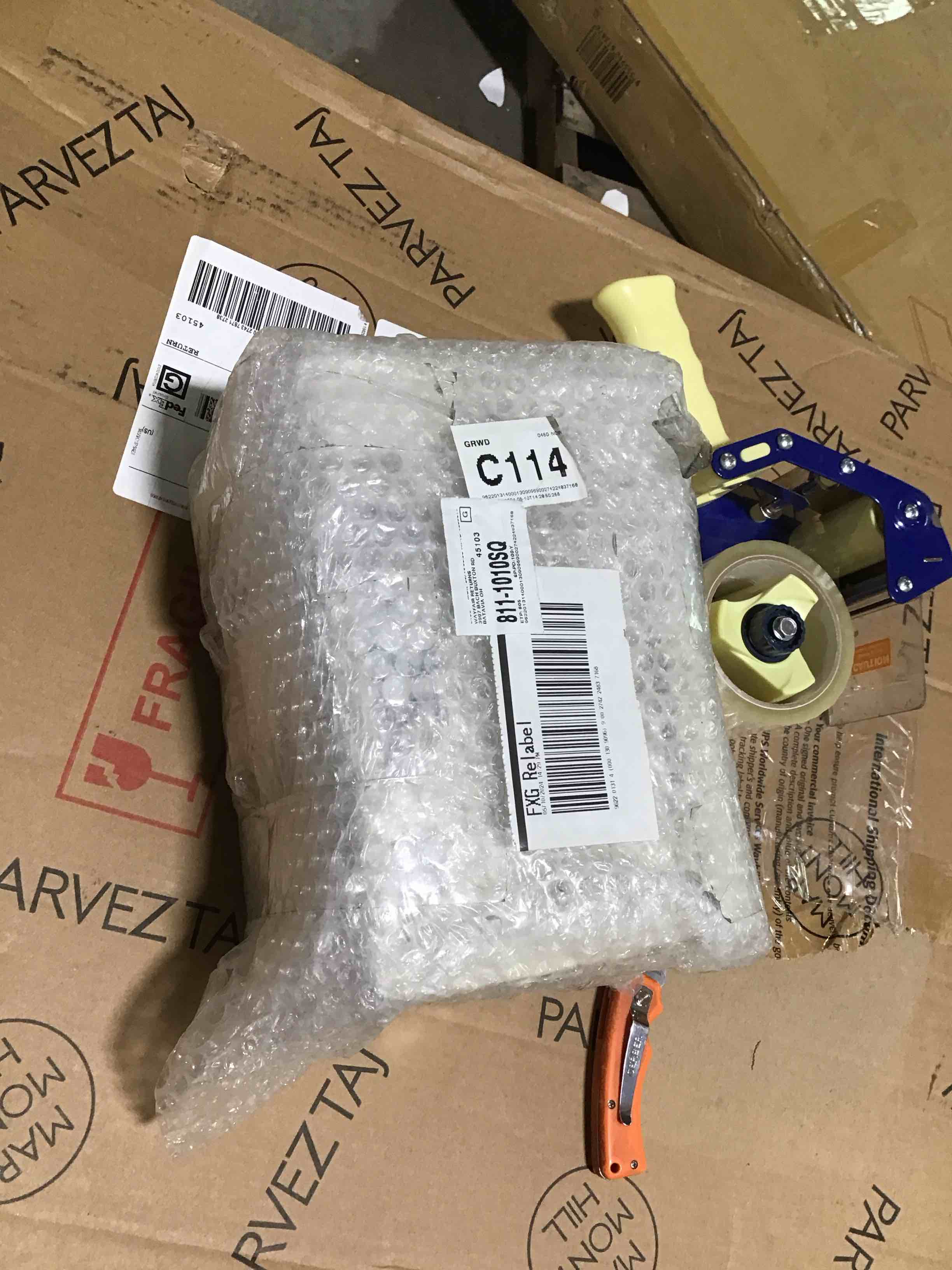 https://s3.amazonaws.com/lotting-images-prod/bidfta/YEL6168085_1715628004820.jpeg