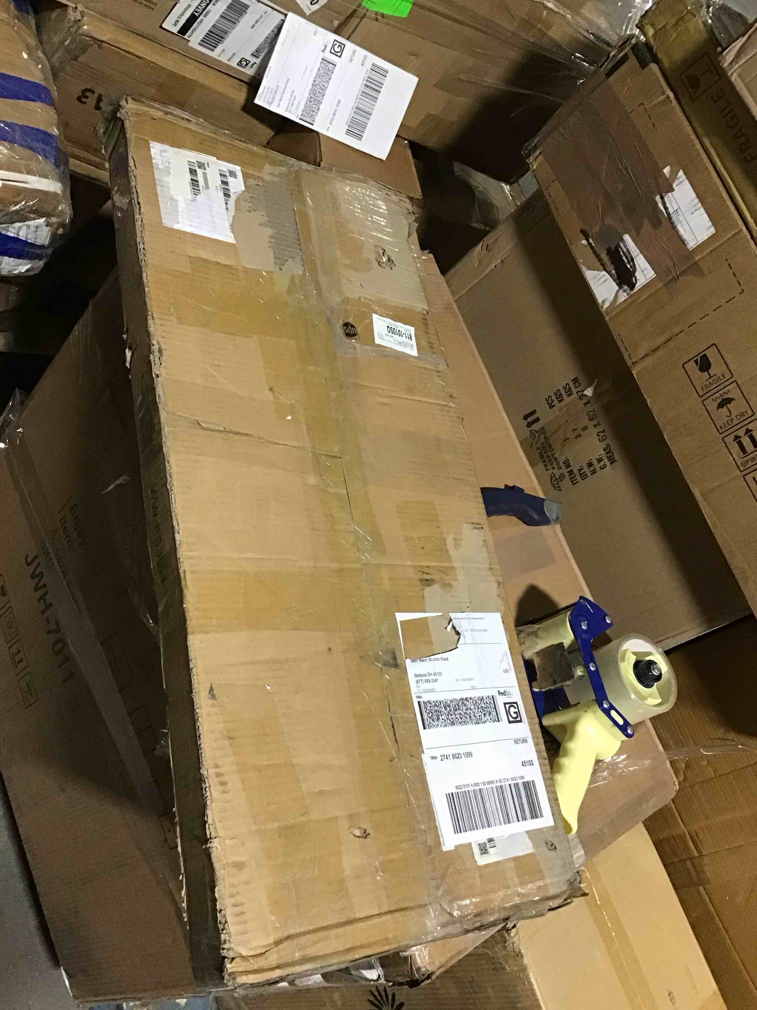https://s3.amazonaws.com/lotting-images-prod/bidfta/YEL6168119_1715689996986.jpeg