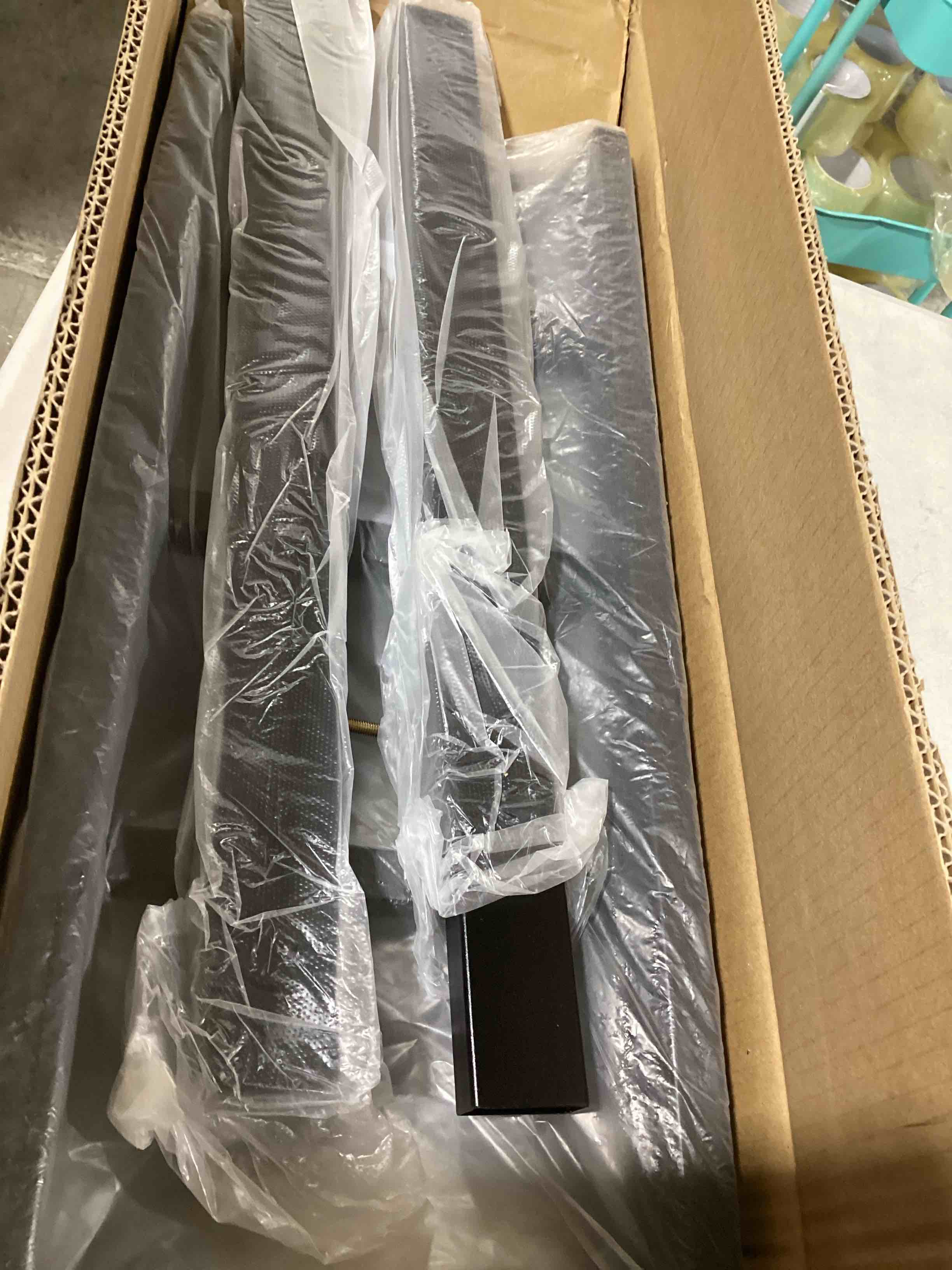 https://s3.amazonaws.com/lotting-images-prod/bidfta/YEL6168586_1715699872443.jpeg