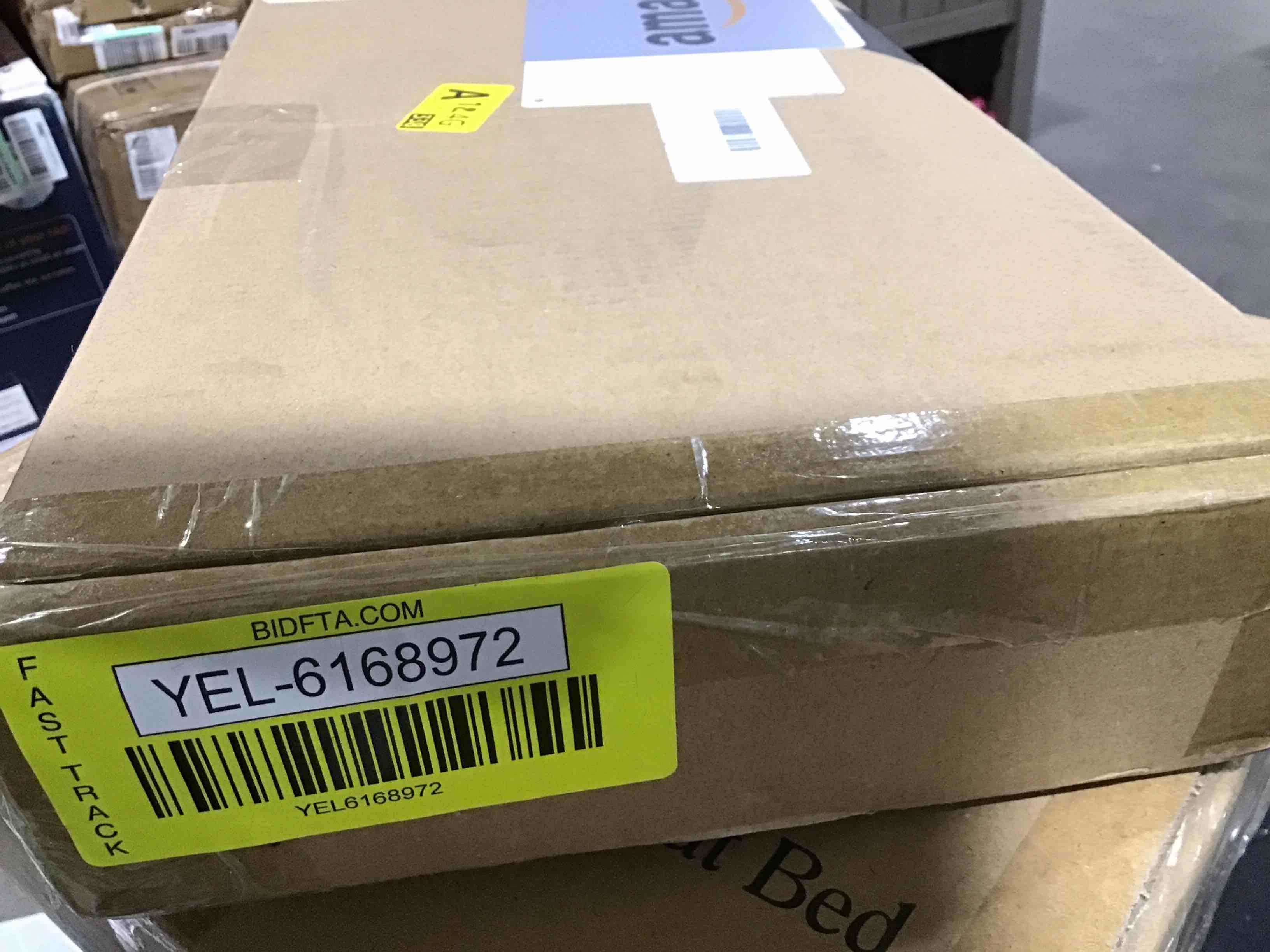 https://s3.amazonaws.com/lotting-images-prod/bidfta/YEL6168972_1716291812192.jpeg
