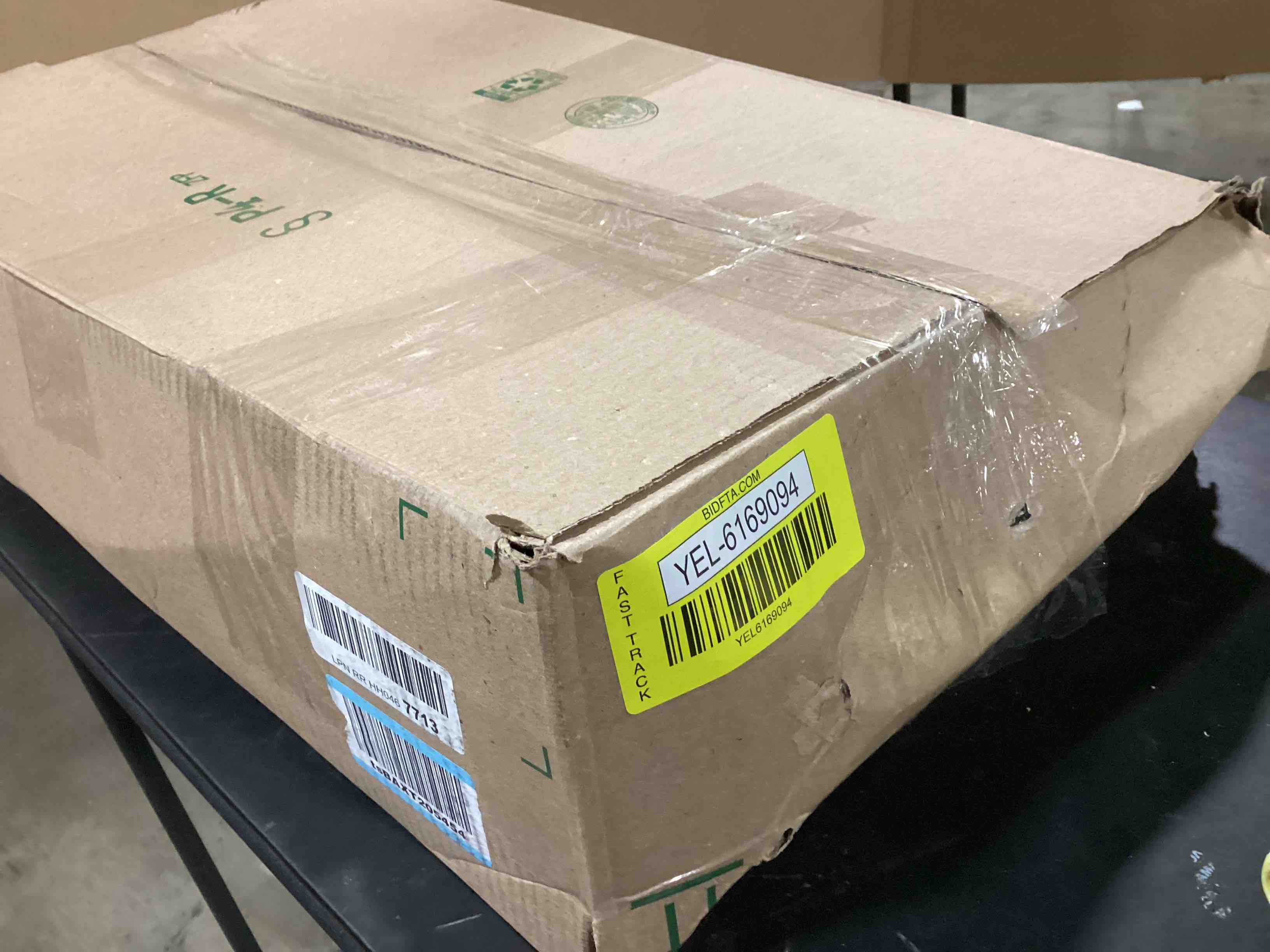 https://s3.amazonaws.com/lotting-images-prod/bidfta/YEL6169094_1716379526629.jpeg