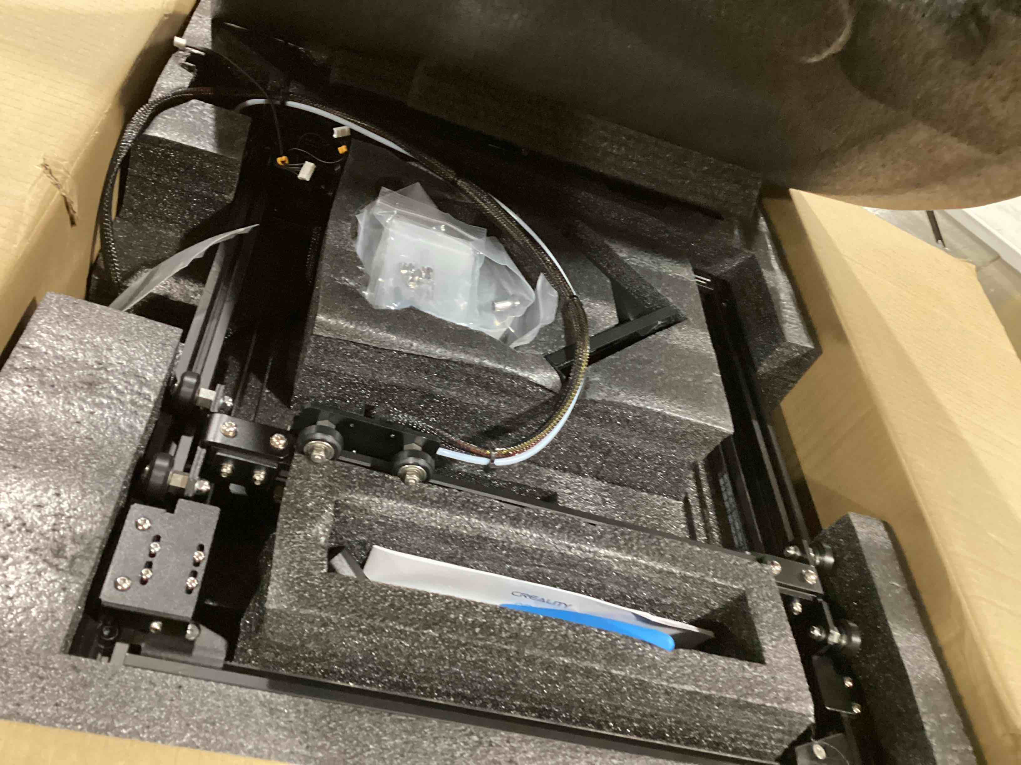 https://s3.amazonaws.com/lotting-images-prod/bidfta/YEL6169255_1716407058421.jpeg