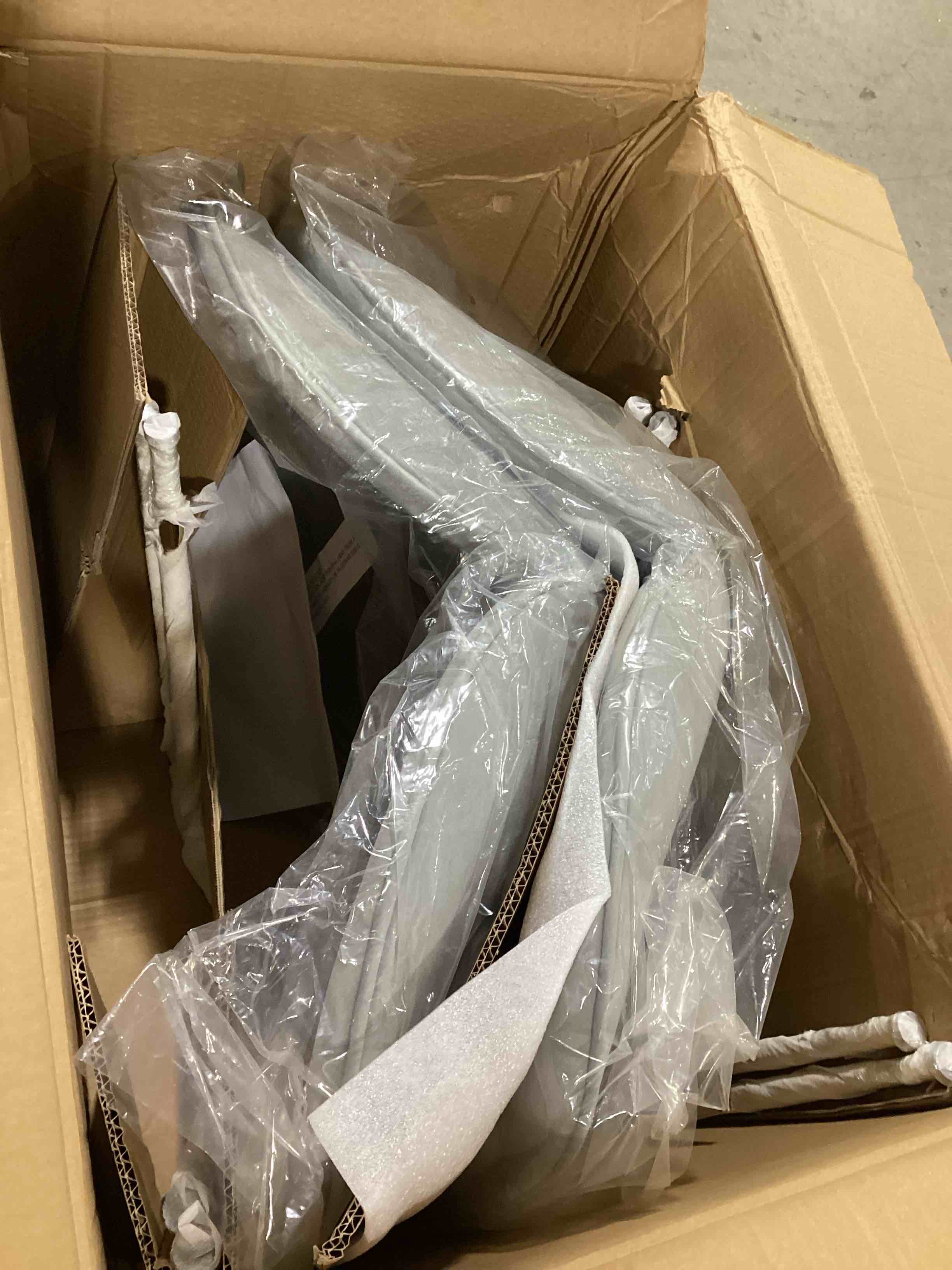 https://s3.amazonaws.com/lotting-images-prod/bidfta/YEL6169477_1716576271137.jpeg