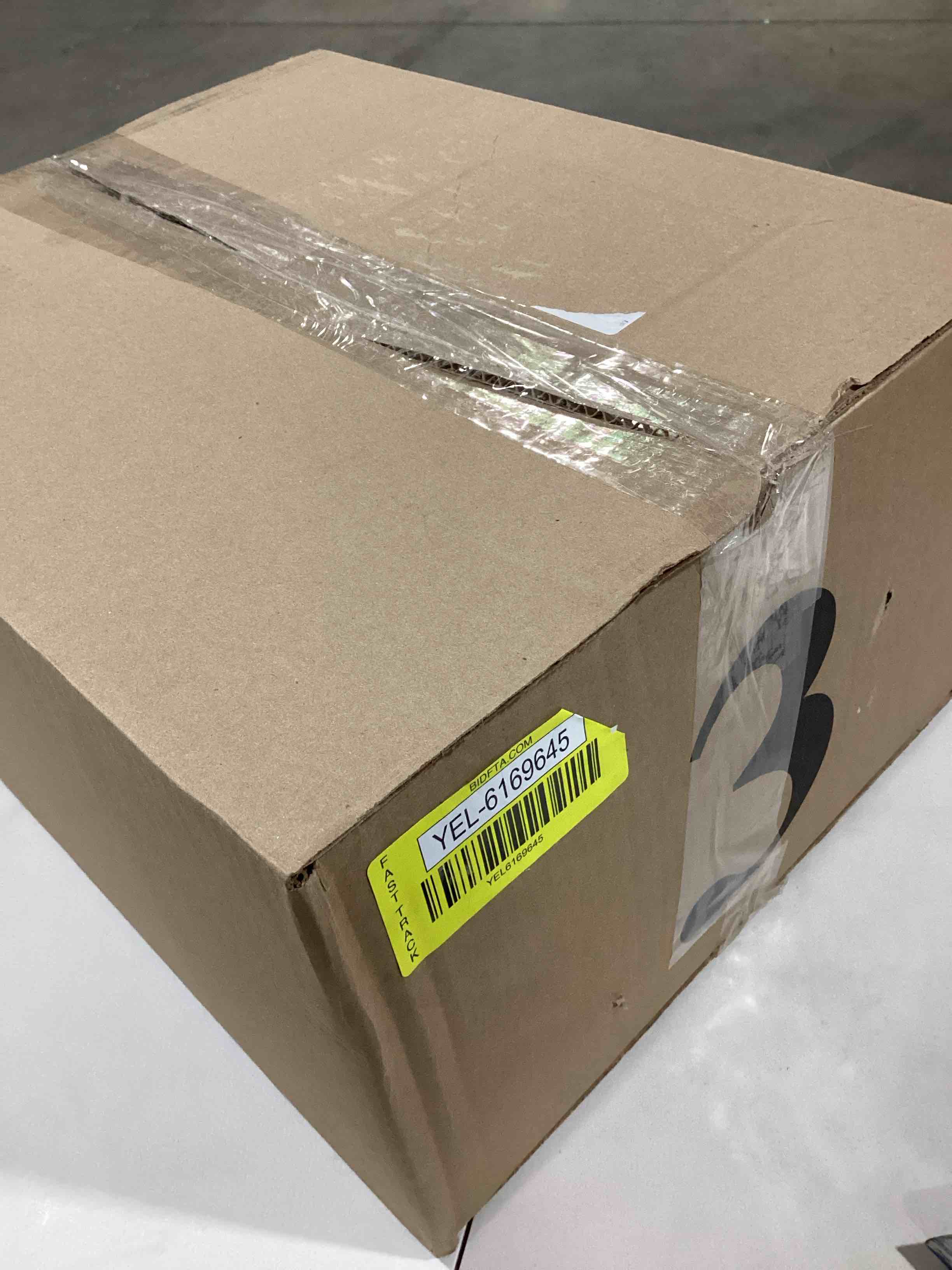 https://s3.amazonaws.com/lotting-images-prod/bidfta/YEL6169645_1716983383523.jpeg