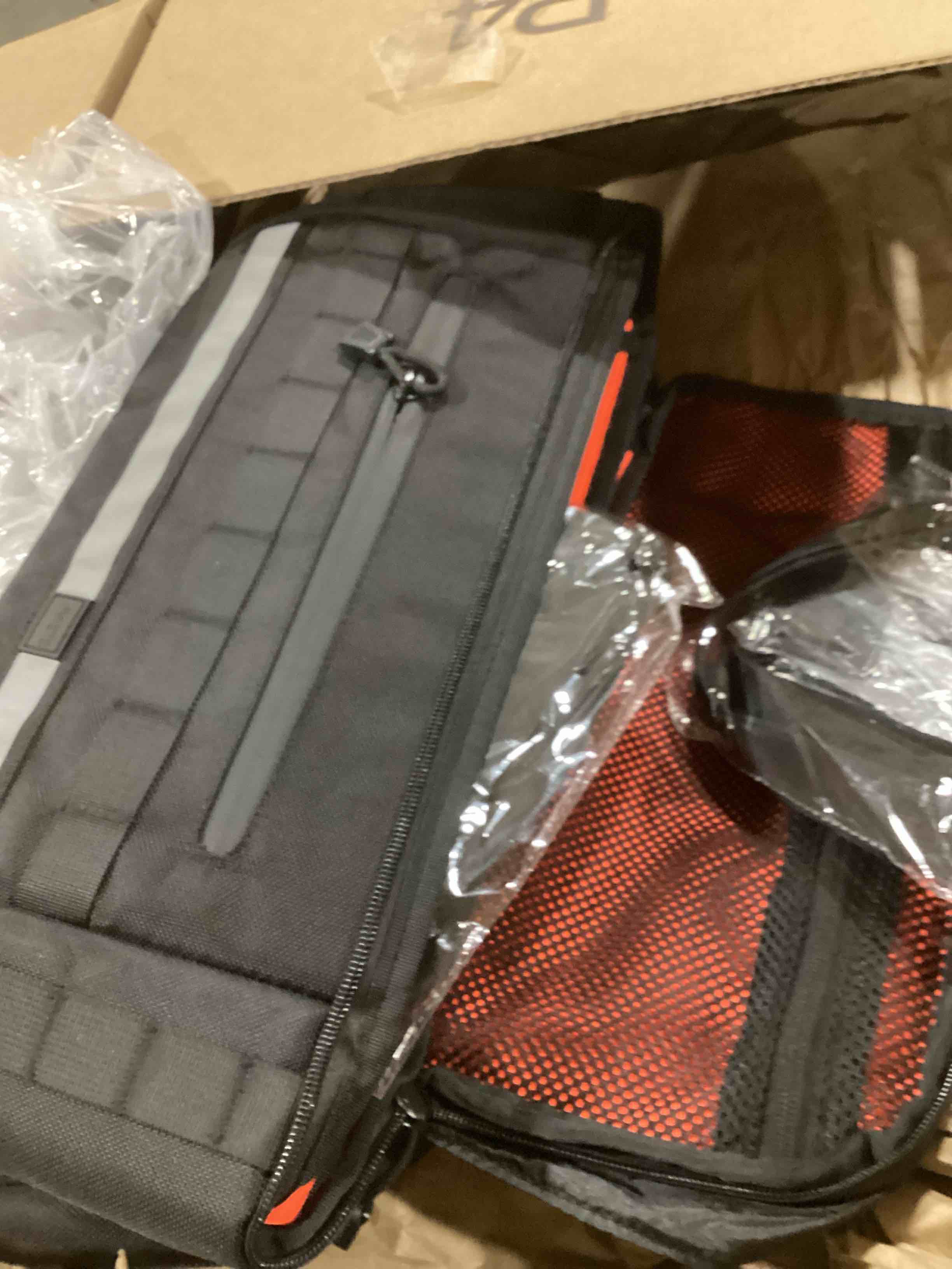https://s3.amazonaws.com/lotting-images-prod/bidfta/YEL6171289_1717434924293.jpeg