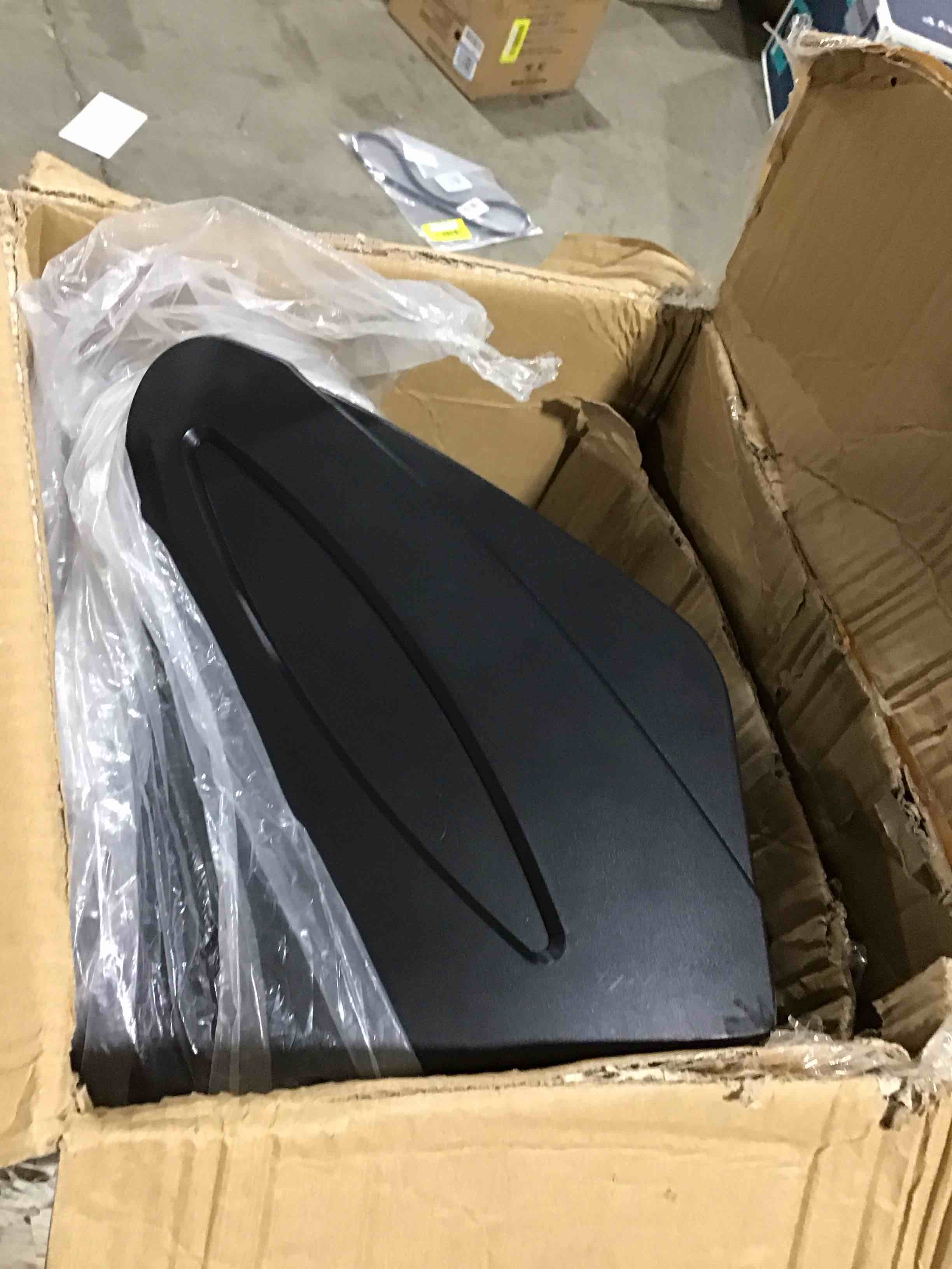 https://s3.amazonaws.com/lotting-images-prod/bidfta/YEL6172705_1716491239250.jpeg