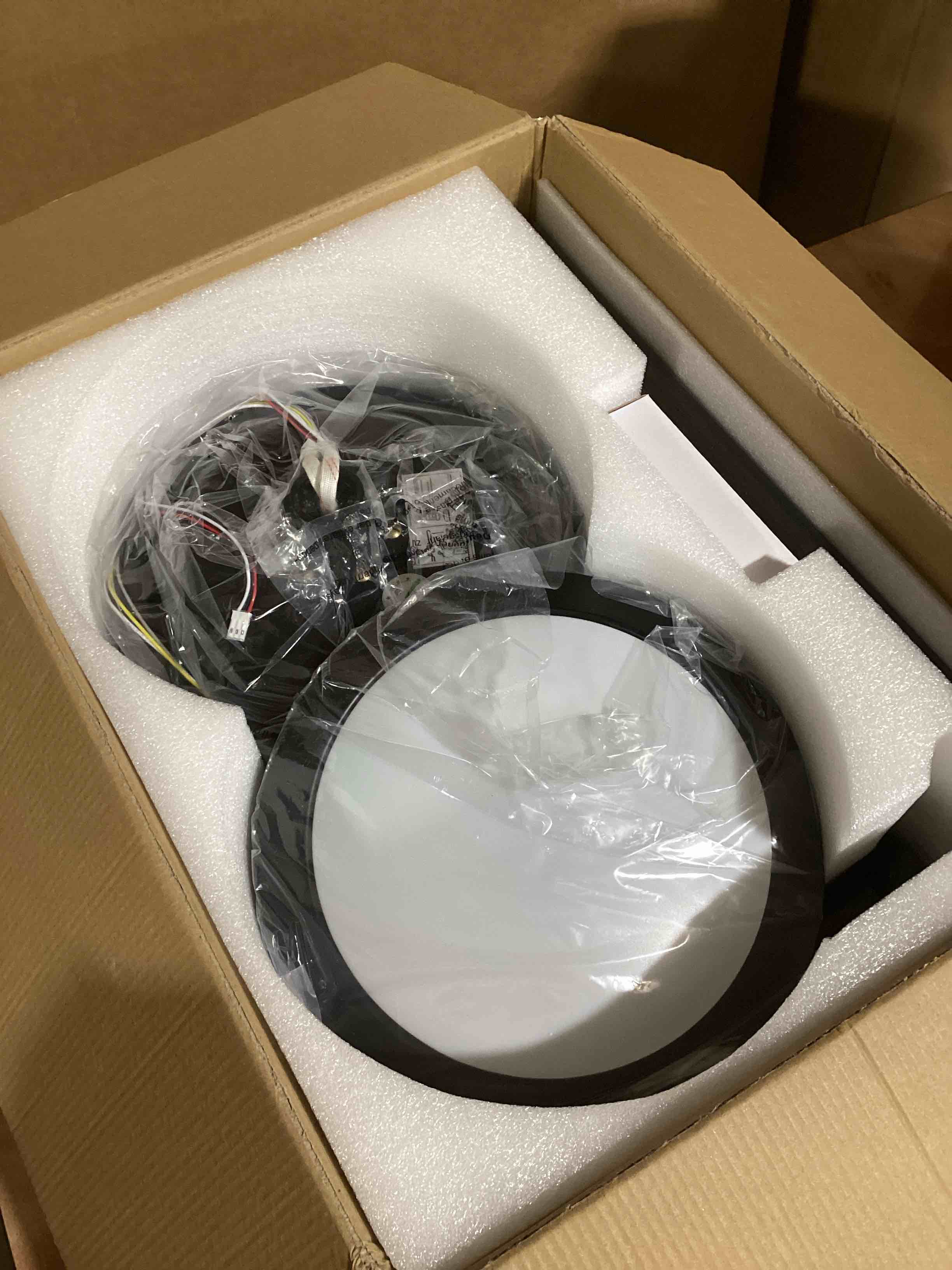 https://s3.amazonaws.com/lotting-images-prod/bidfta/YEL6173507_1716640999879.jpeg