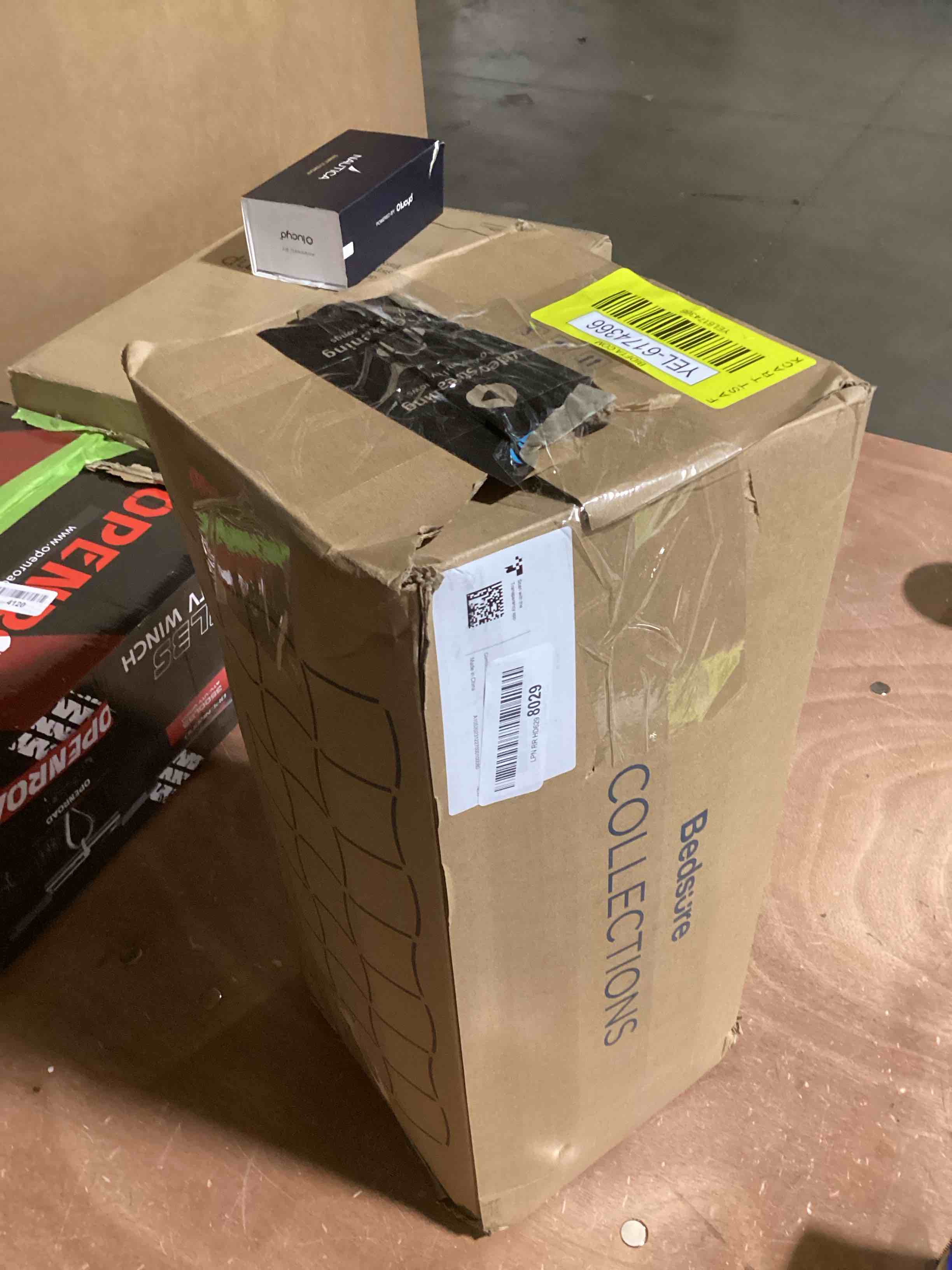 https://s3.amazonaws.com/lotting-images-prod/bidfta/YEL6174366_1717419978456.jpeg