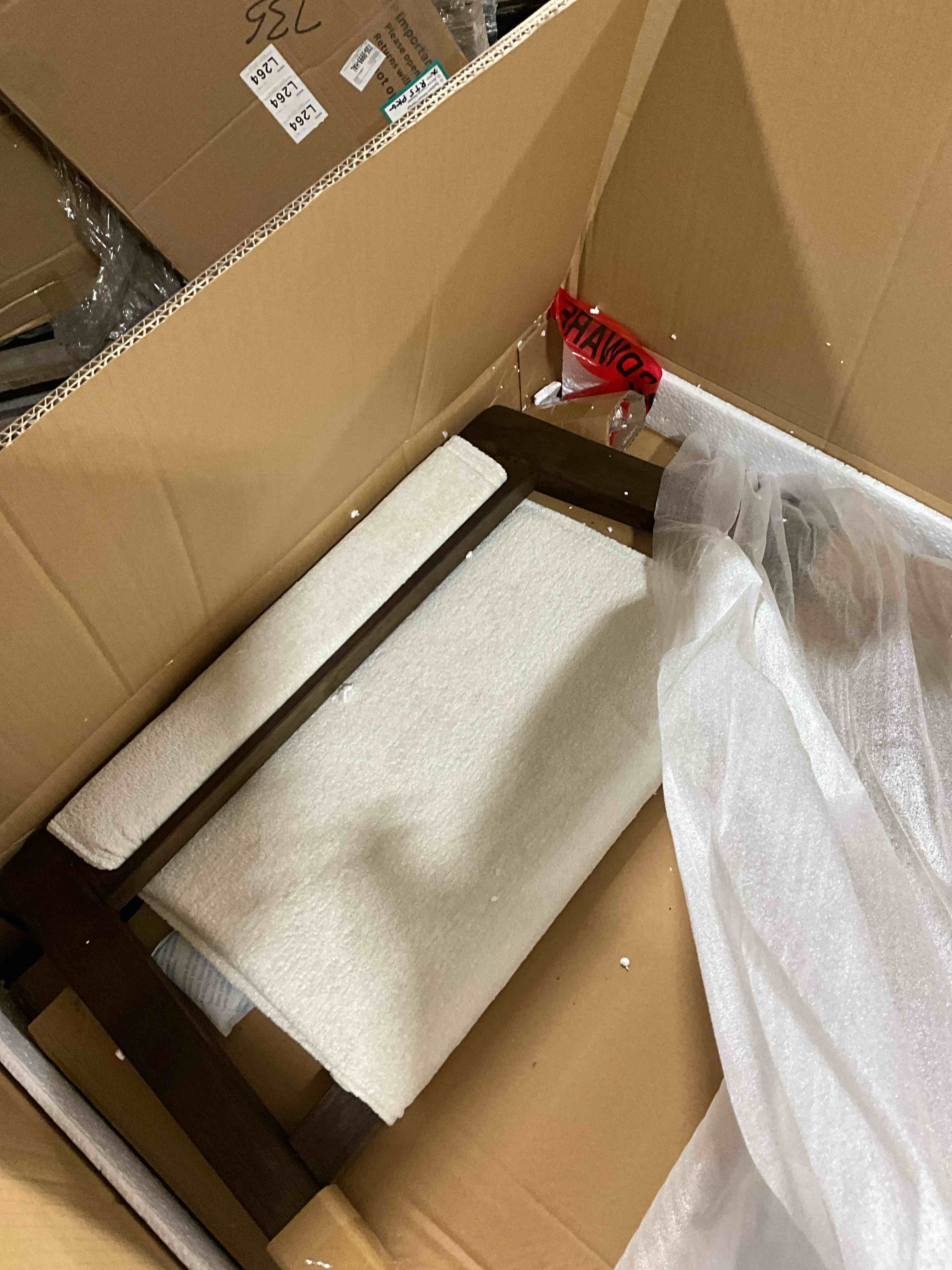 https://s3.amazonaws.com/lotting-images-prod/bidfta/YEL6177841_1728484631473.jpeg