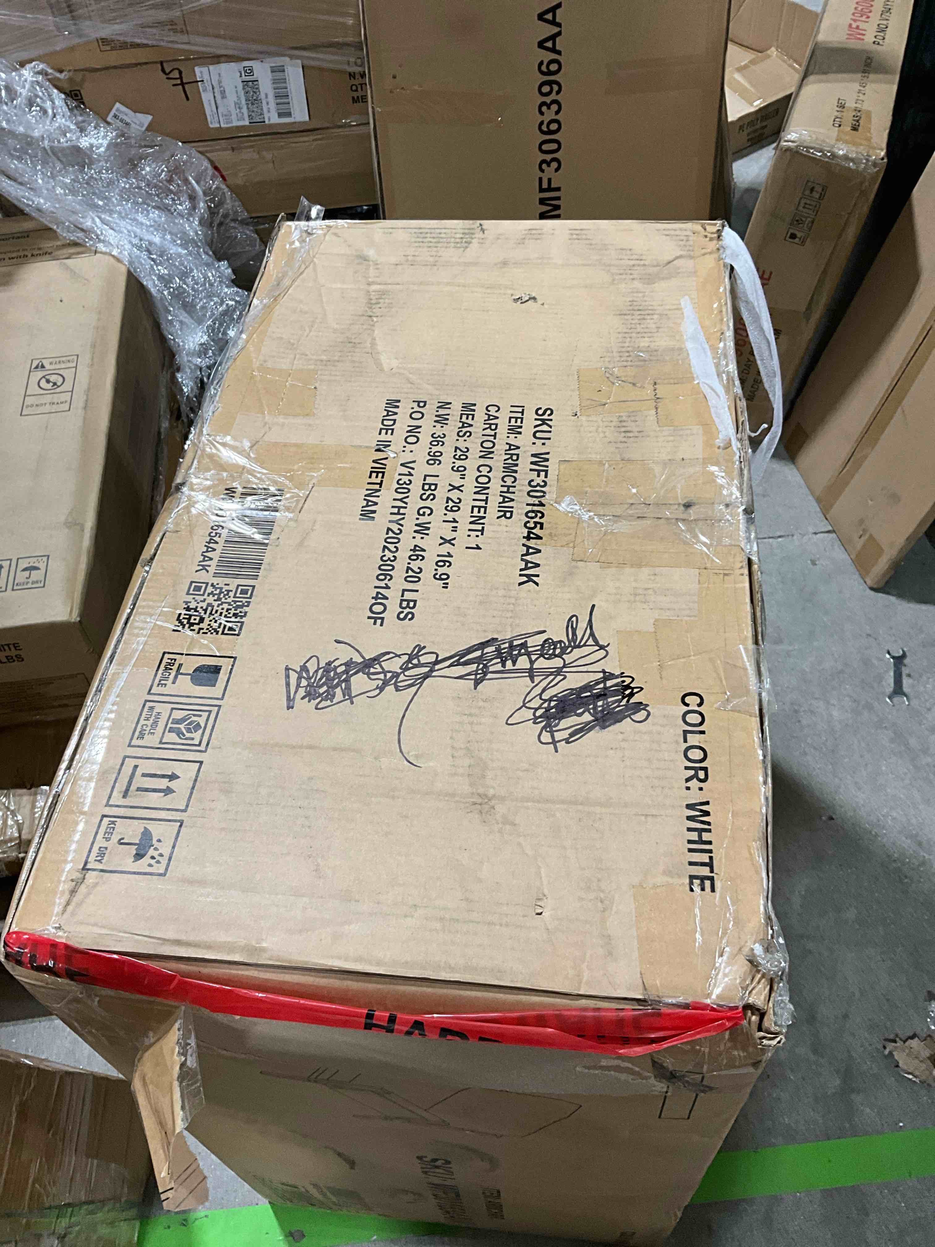 https://s3.amazonaws.com/lotting-images-prod/bidfta/YEL6177848_1728480935114.jpeg