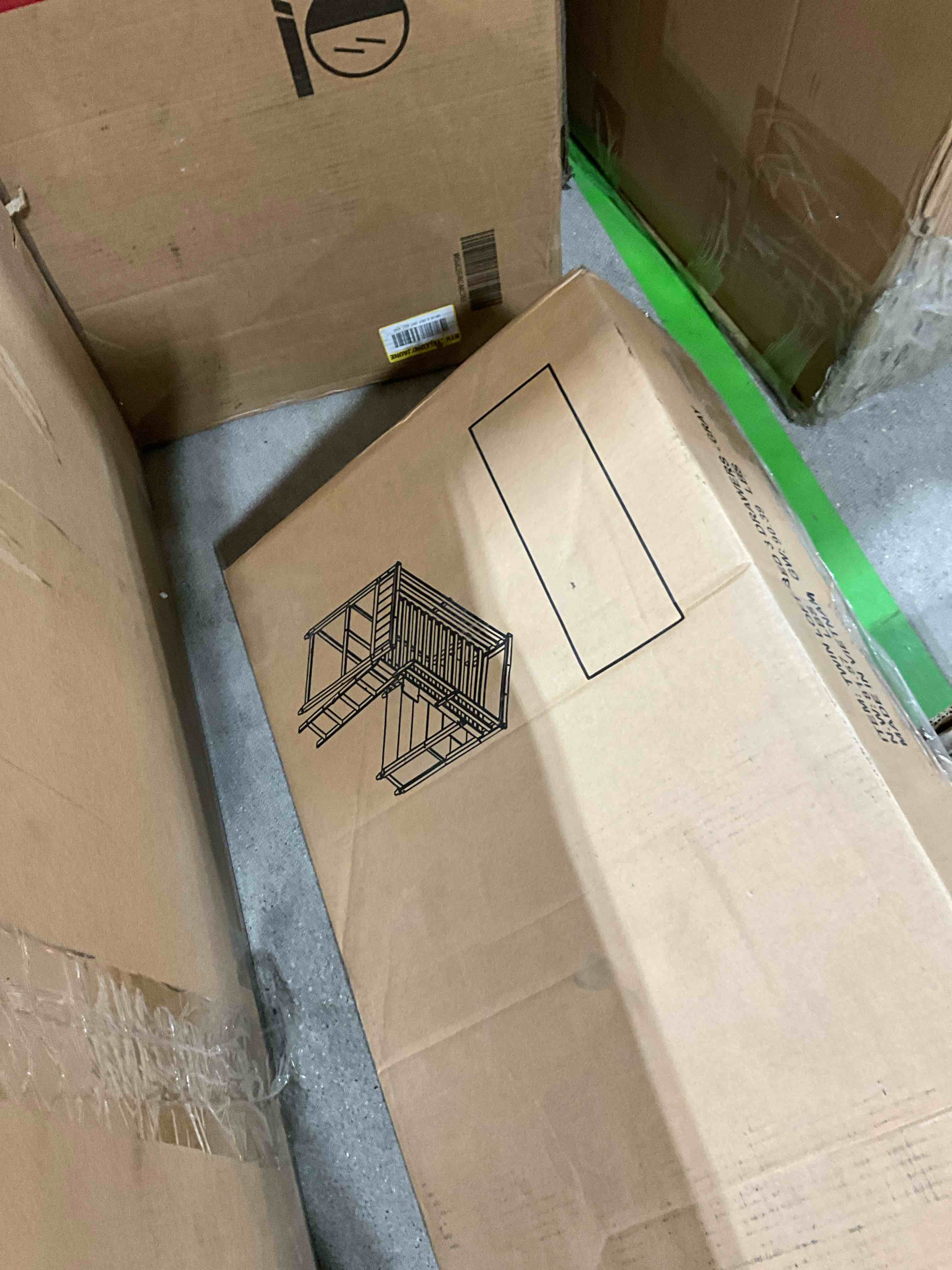 https://s3.amazonaws.com/lotting-images-prod/bidfta/YEL6178068_1728655091064.jpeg